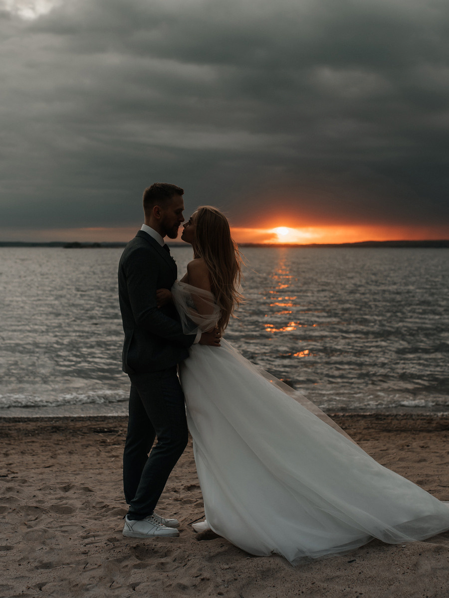 Виктория и Артем. Свадебный салон-ателье Бонжур в Минске Bonjour