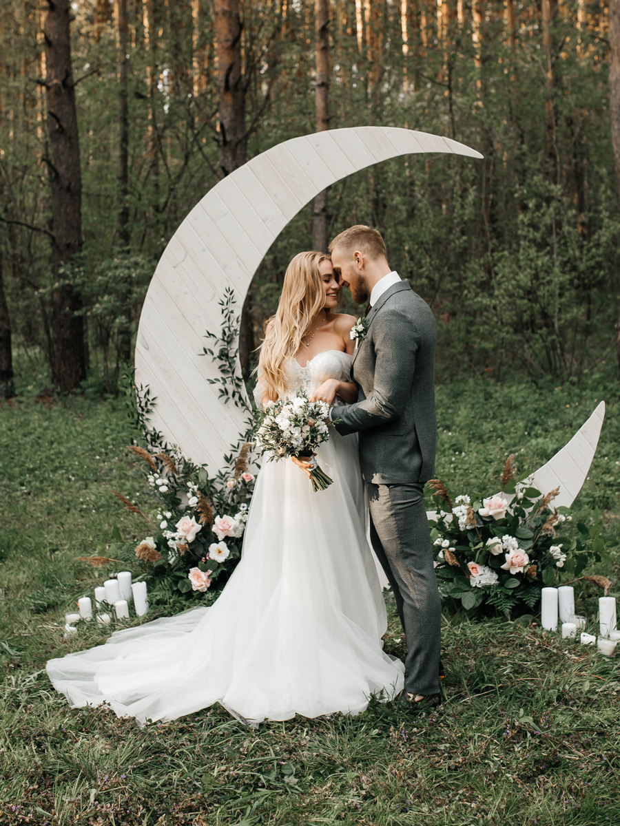 Виктория и Артем. Свадебный салон-ателье Бонжур в Минске Bonjour