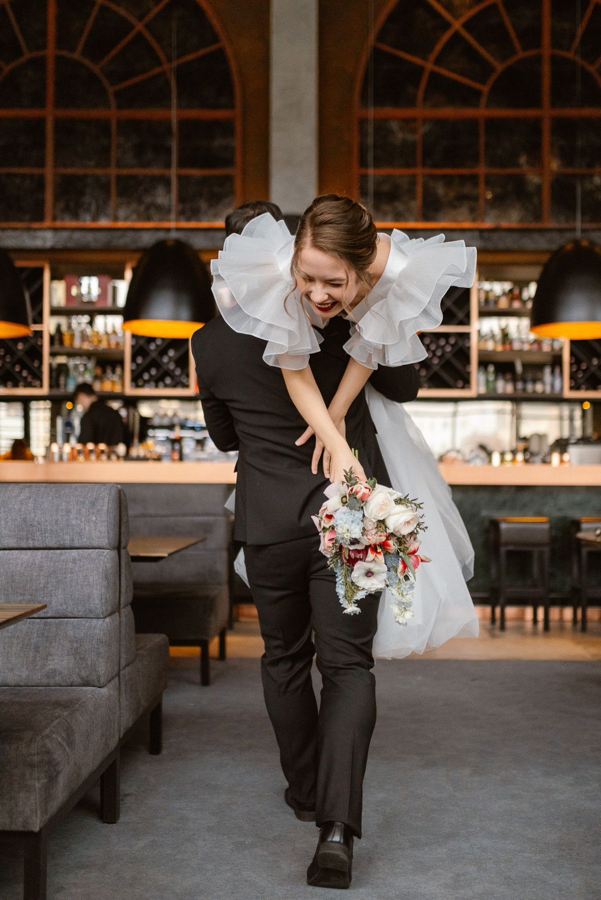Фотосессия невесты Ирины в свадебном платье Сабина от салона Бонжур. Свадебный салон-ателье Бонжур в Минске Bonjour