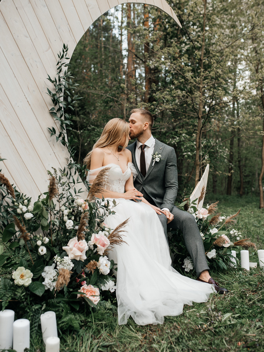 Виктория и Артем. Свадебный салон-ателье Бонжур в Минске Bonjour