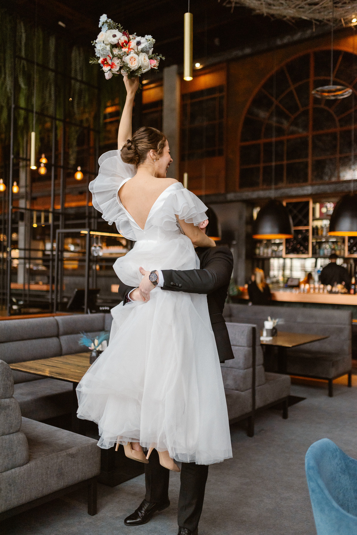 Фотосессия невесты Ирины в свадебном платье Сабина от салона Бонжур. Свадебный салон-ателье Бонжур в Минске Bonjour