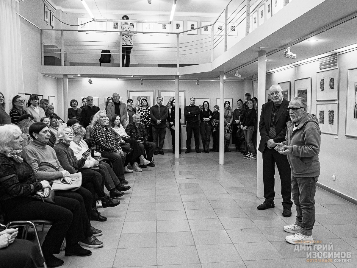 Открытие выставки Олега Яхнина