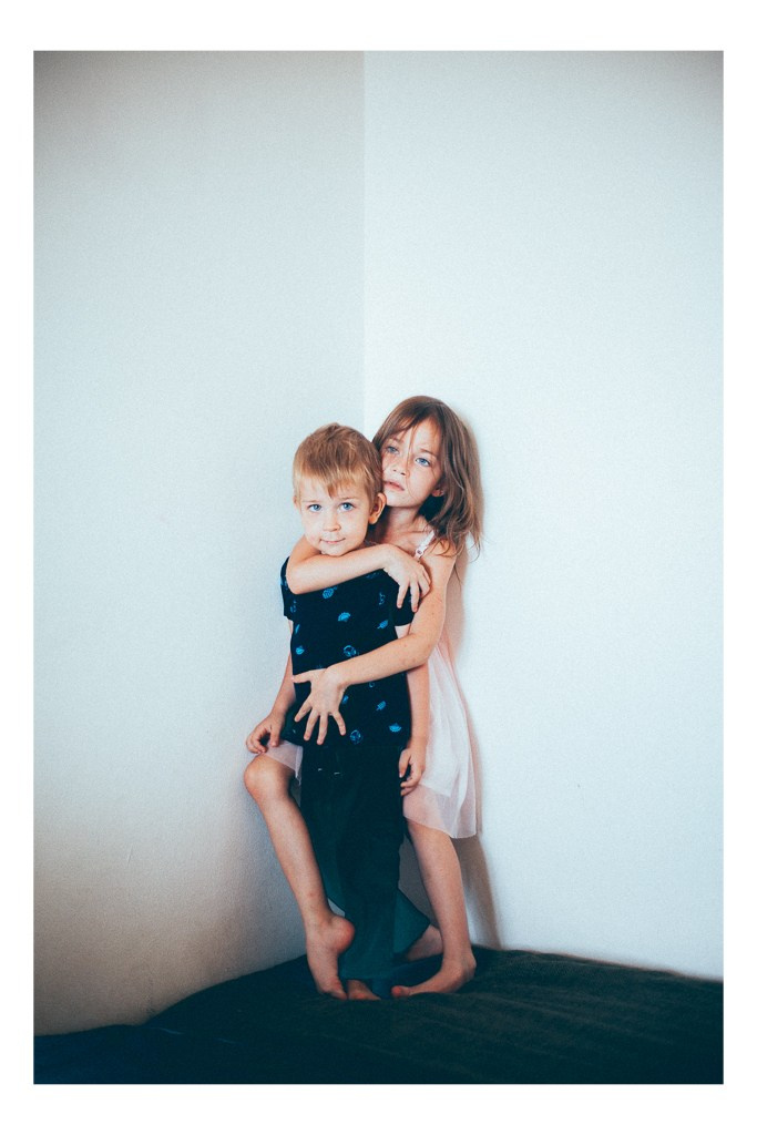 Брат и сестра. Фотограф Денис Денисов