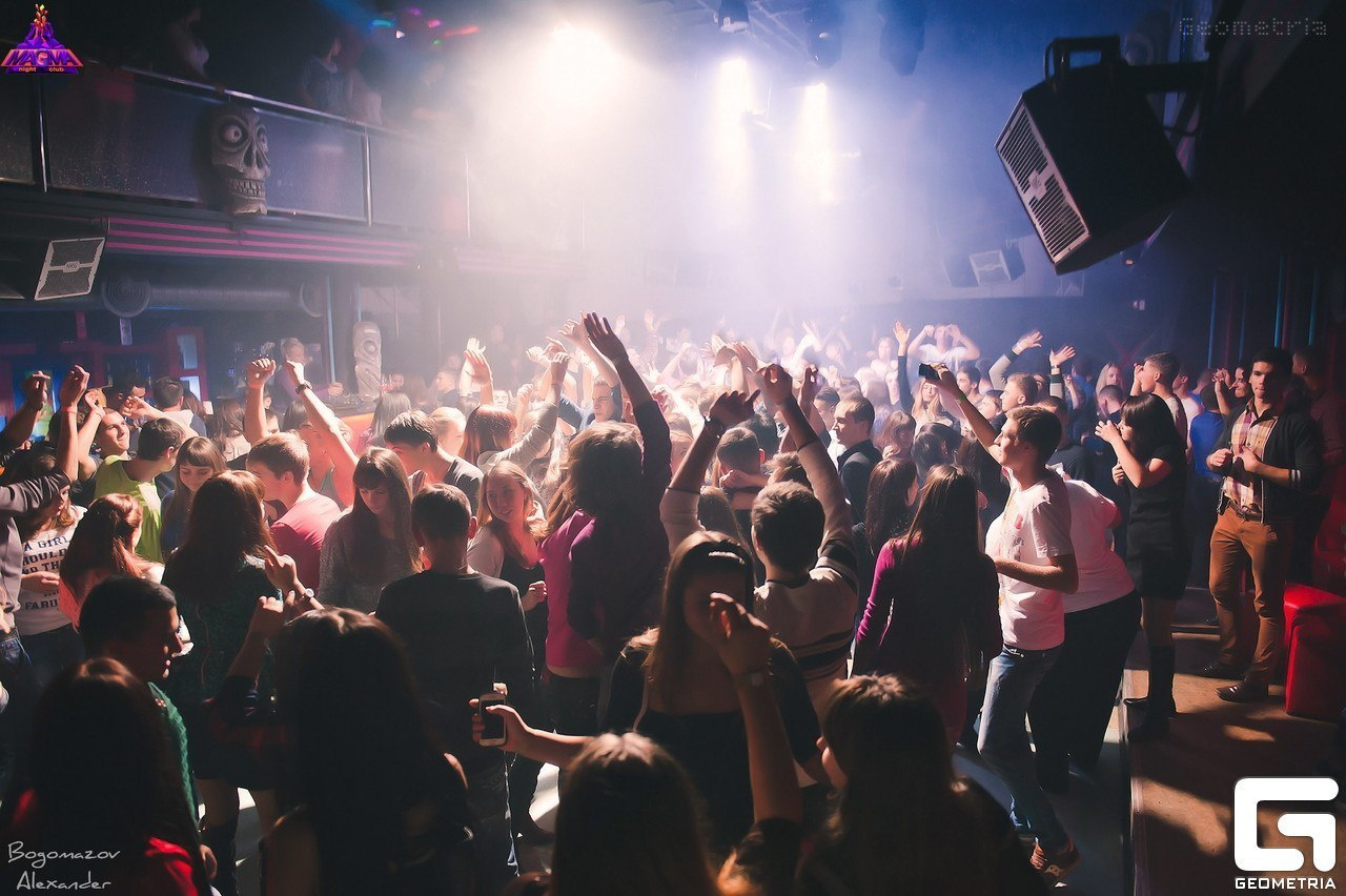 Клубная съемка. Свадебный фотограф в Крыму Александр Богомазов