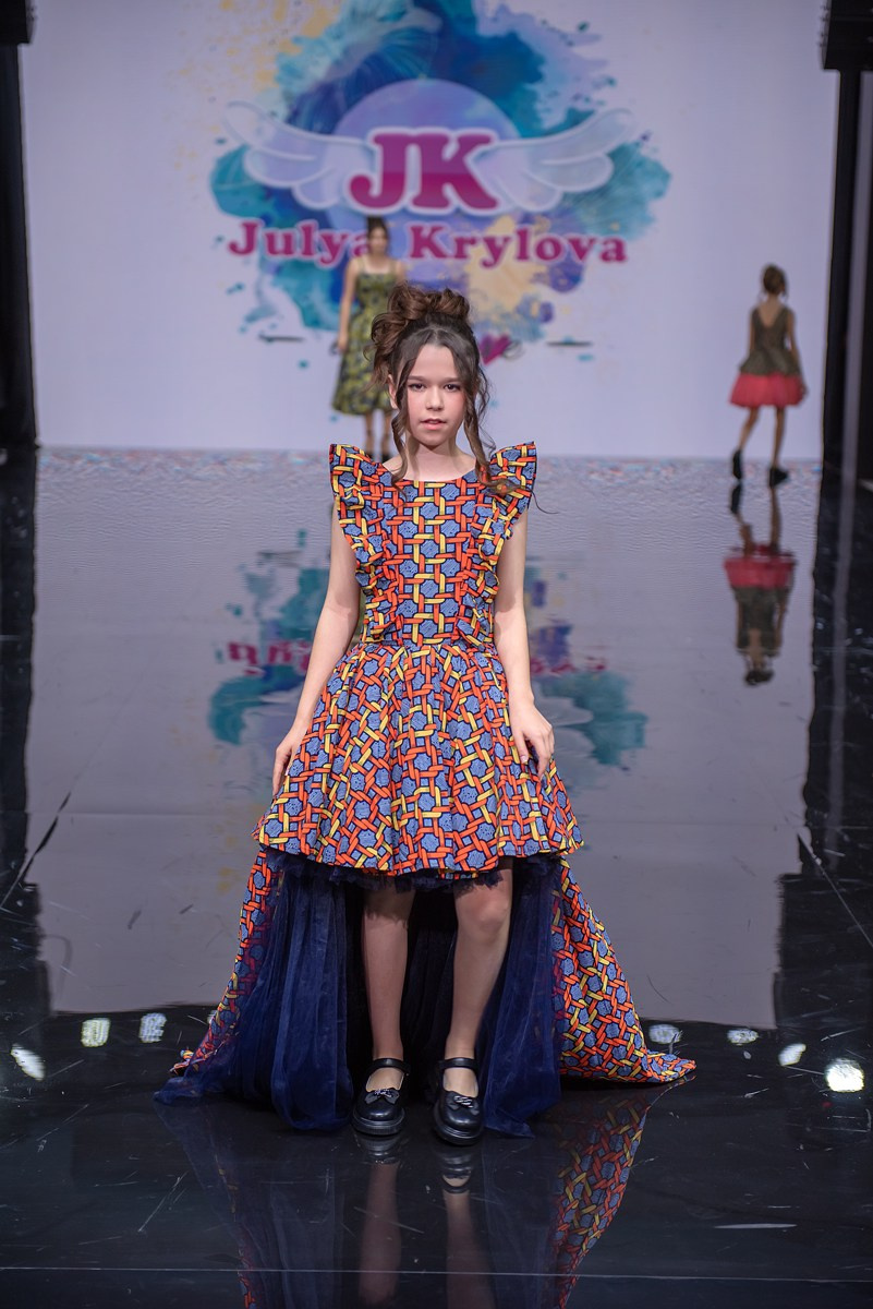 SochiFashionWeek2024 дизайнер Юлия Крылова. Семейный и коммерческий фотограф в Сочи Александр Бодунов