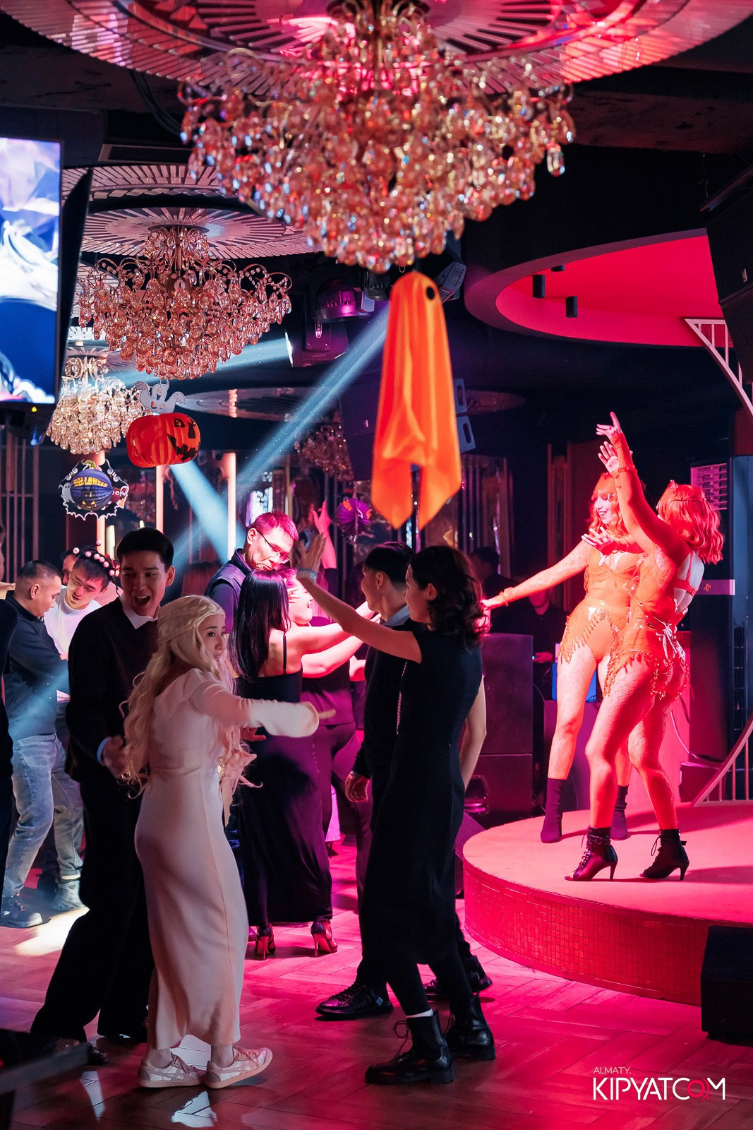 ЗАЯ, НА БИС. КИПЯТКОМ АЛМАТЫ!