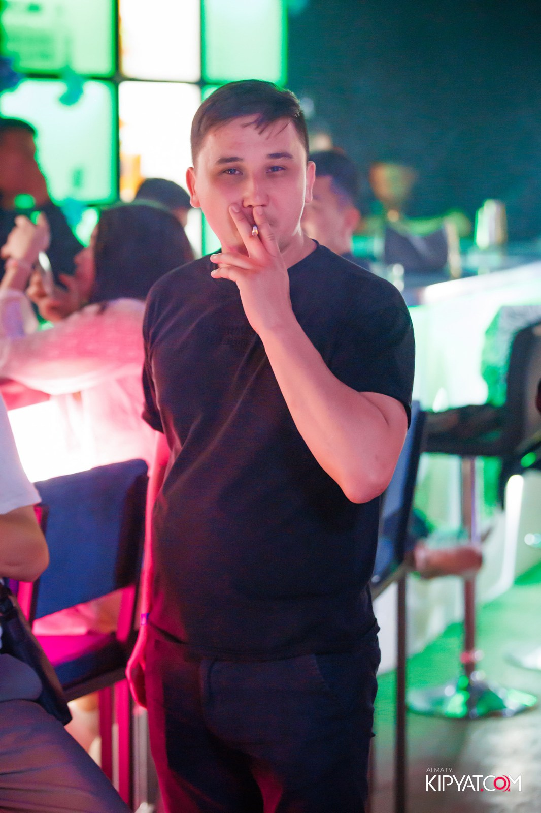 UYAT EMES BAR. КИПЯТКОМ АЛМАТЫ!