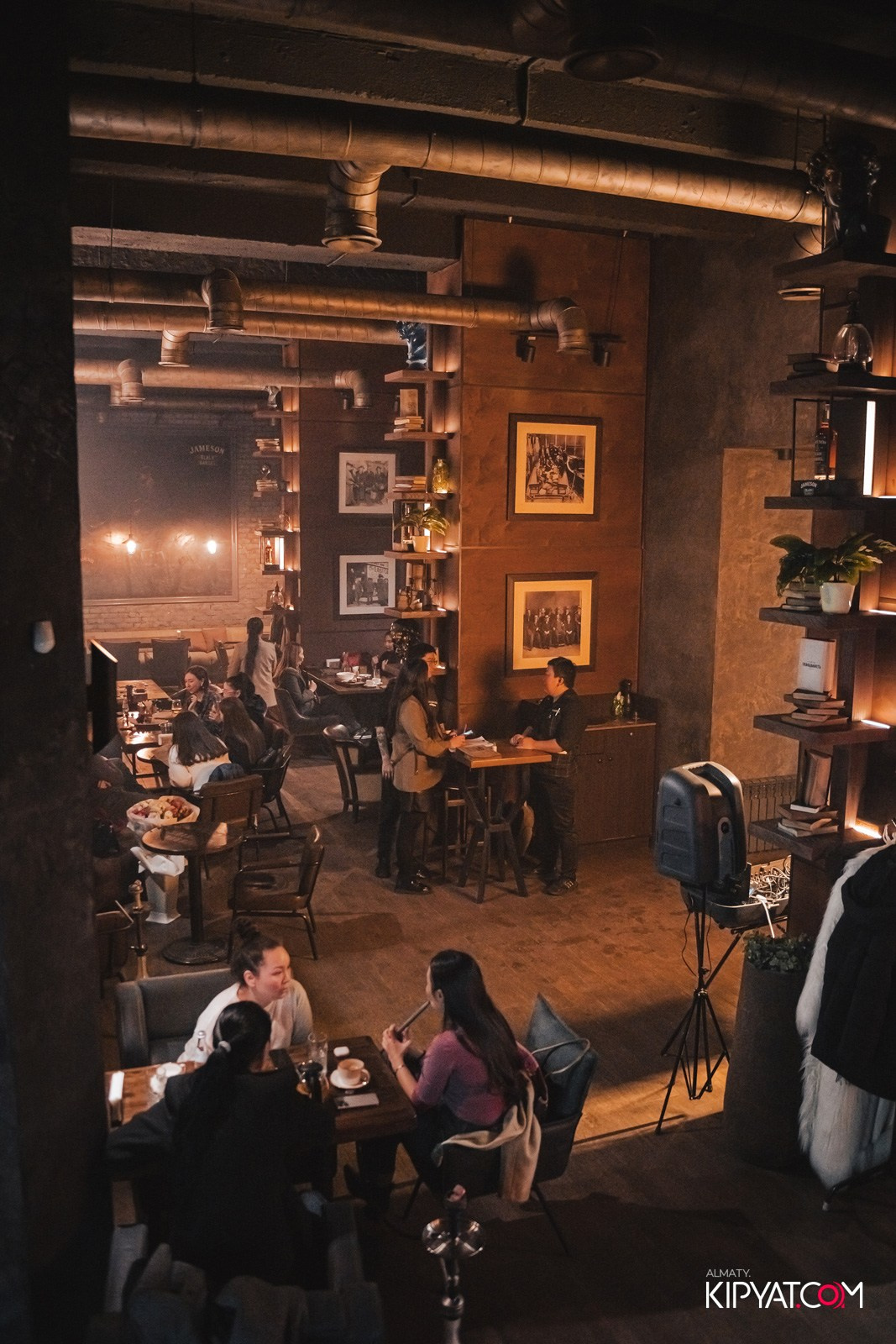 РЕСТО-БАР СКАНДАЛИСТЪ. КИПЯТКОМ АЛМАТЫ!