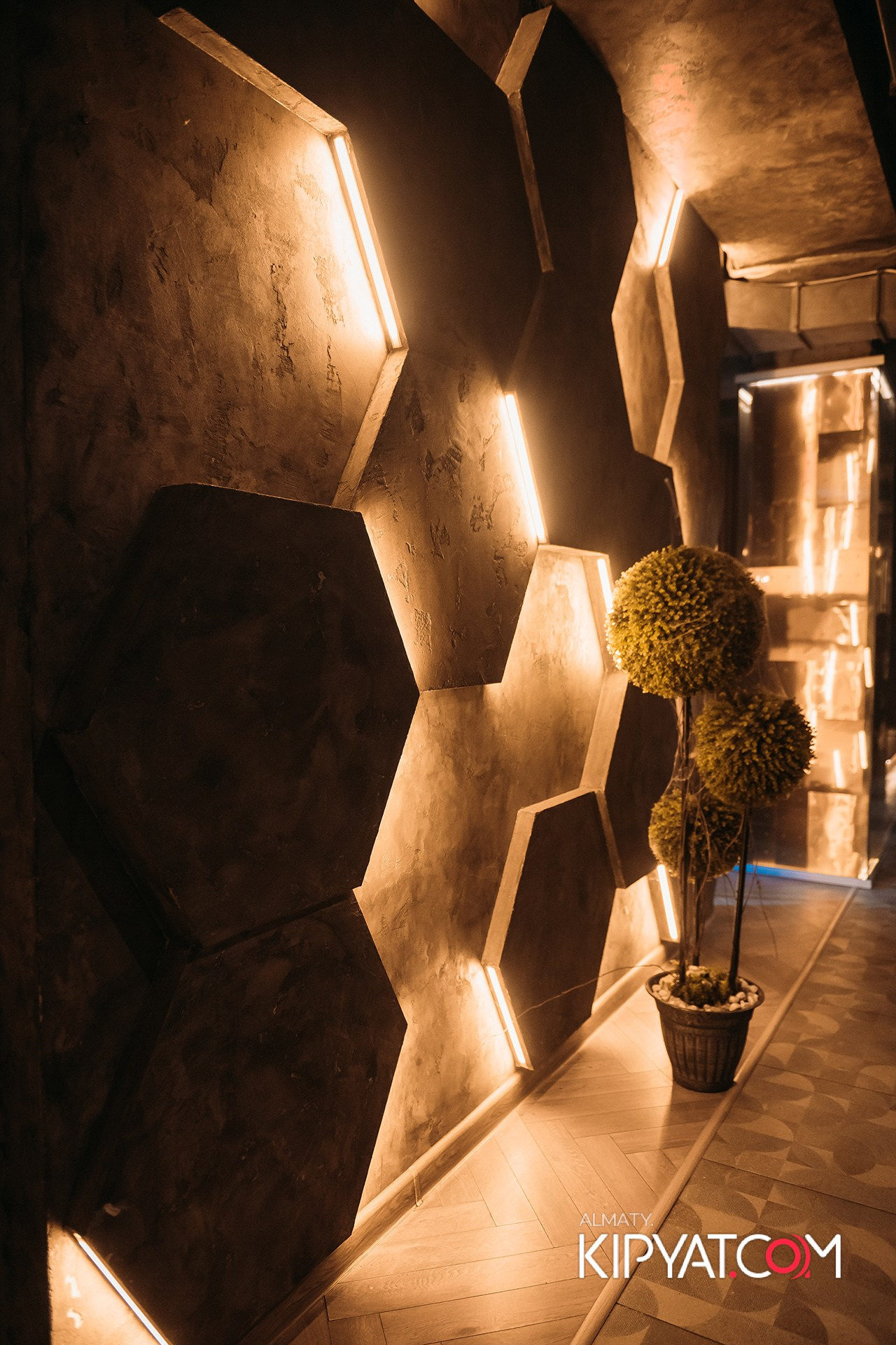 ROTANA GRILL LOUNGE. КИПЯТКОМ АЛМАТЫ!