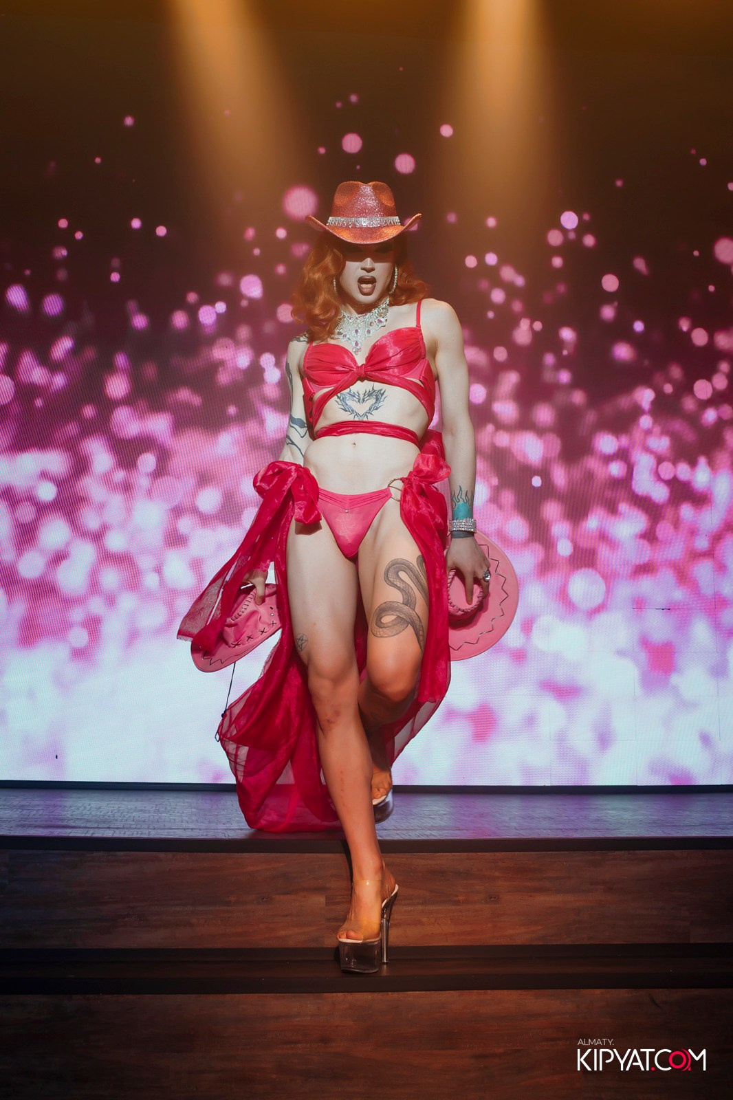 НОЧНОЙ КЛУБ ICON. КИПЯТКОМ АЛМАТЫ!