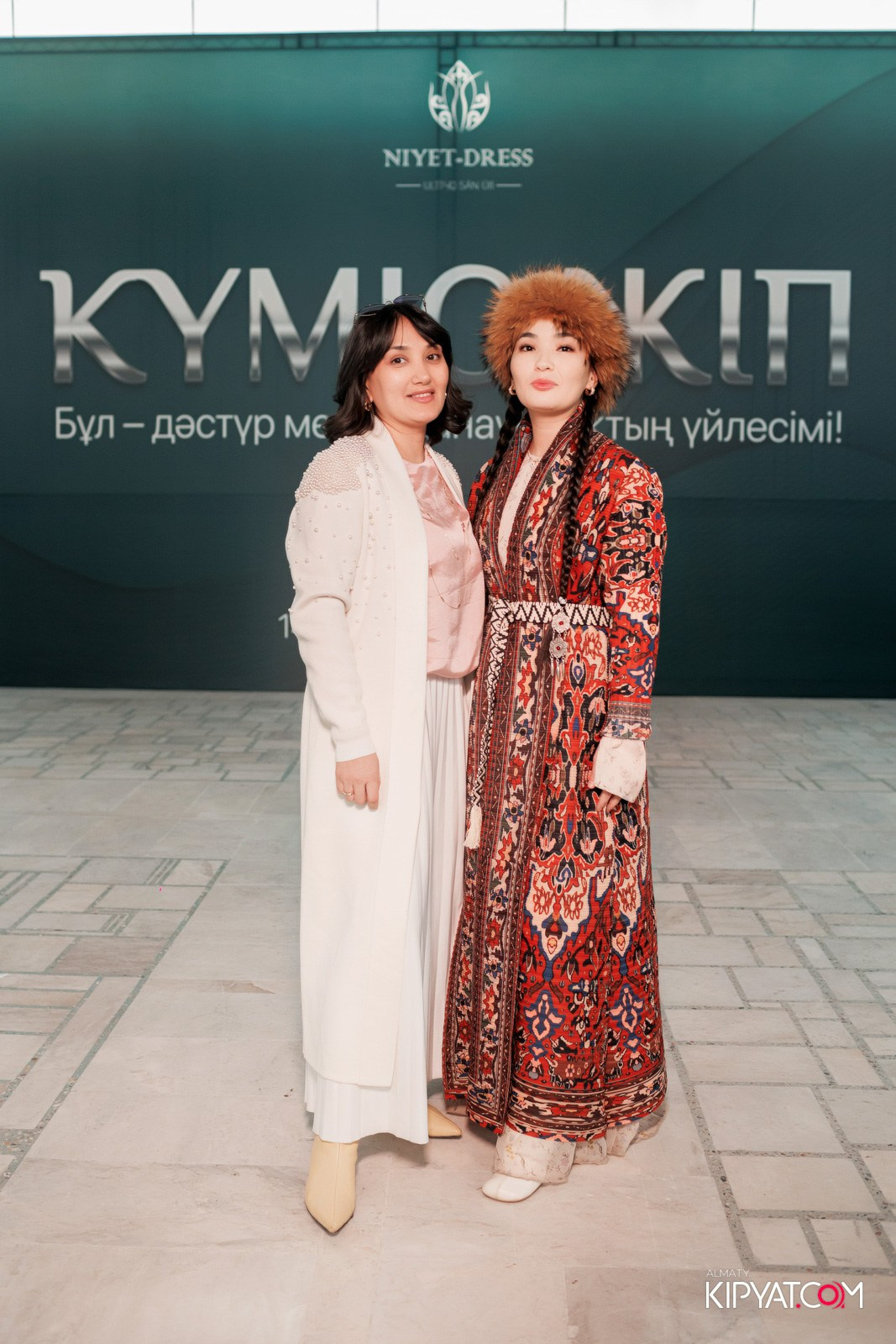 FASHION ПОКАЗ, КАЗАХСКОЙ НАЦИОНАЛЬНОЙ ОДЕЖДЫ. КИПЯТКОМ АЛМАТЫ!