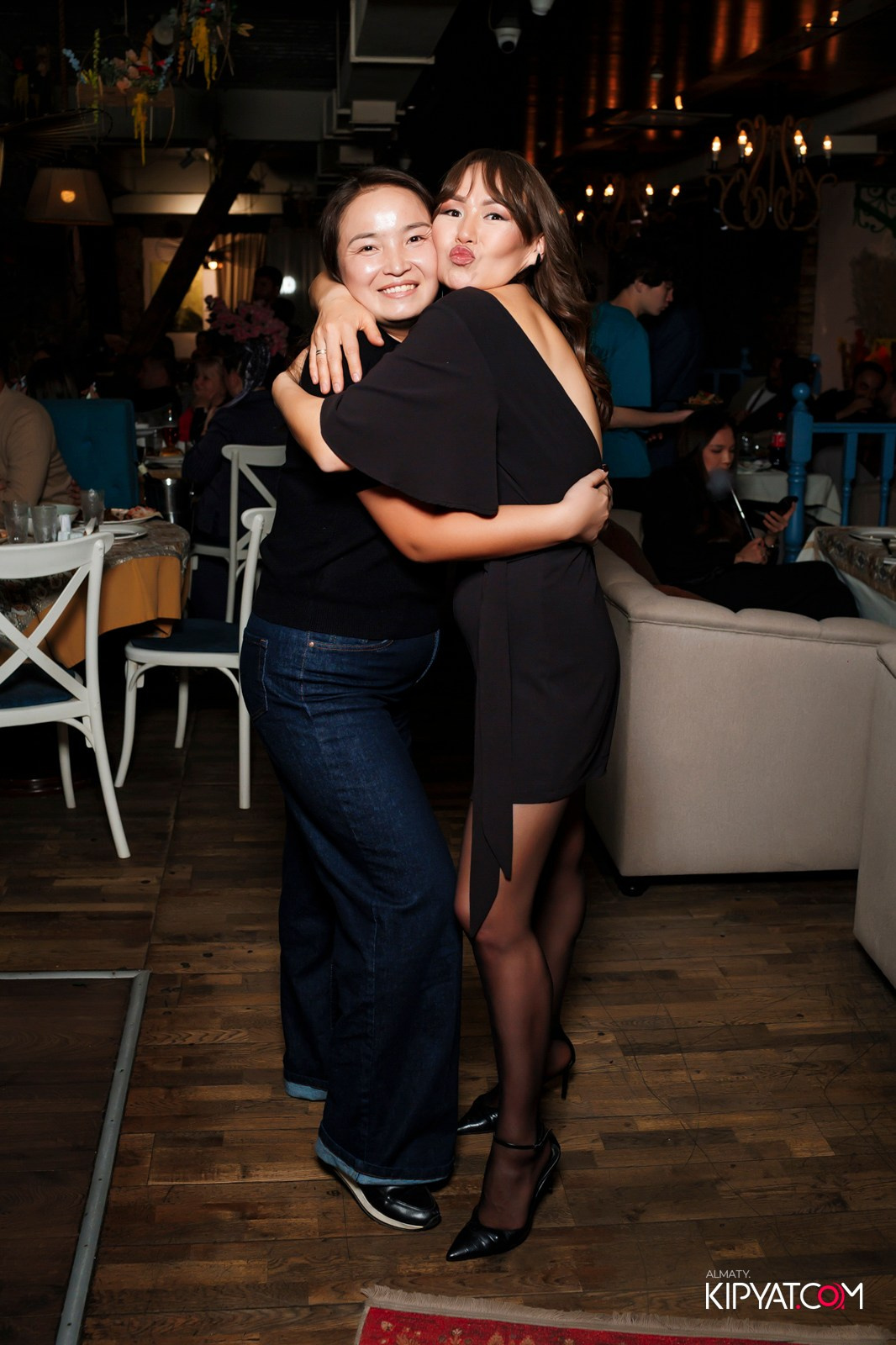 КАВКАЗСКИЙ ВЕЧЕР В ВАХТАНГУРИ. КИПЯТКОМ АЛМАТЫ!