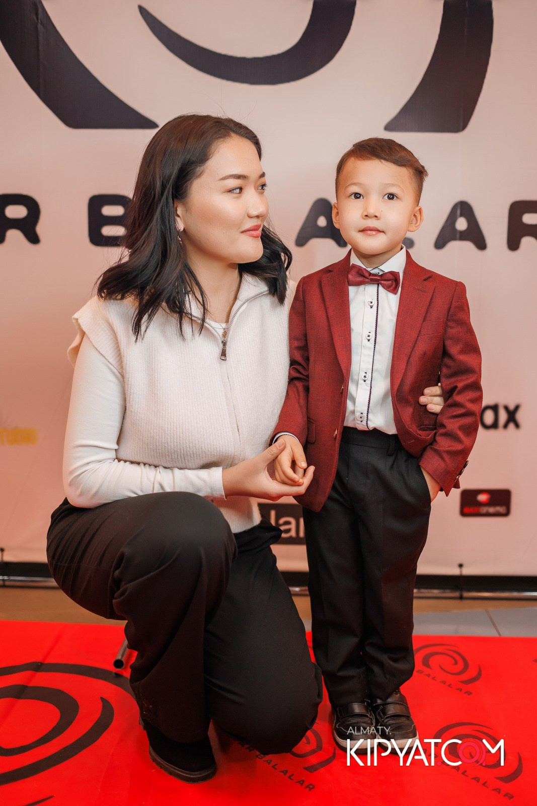 ПРЕЗЕНТАЦИЯ 8 ГРУППЫ КИНОПРОЕКТА «STARBALALAR». КИПЯТКОМ АЛМАТЫ!