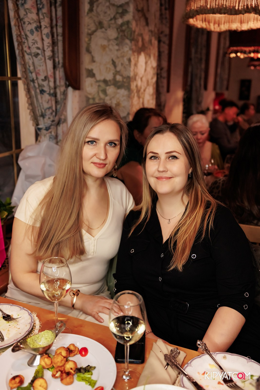 РЕСТОРАН МАРЬИНА РОЩА. КИПЯТКОМ АЛМАТЫ!