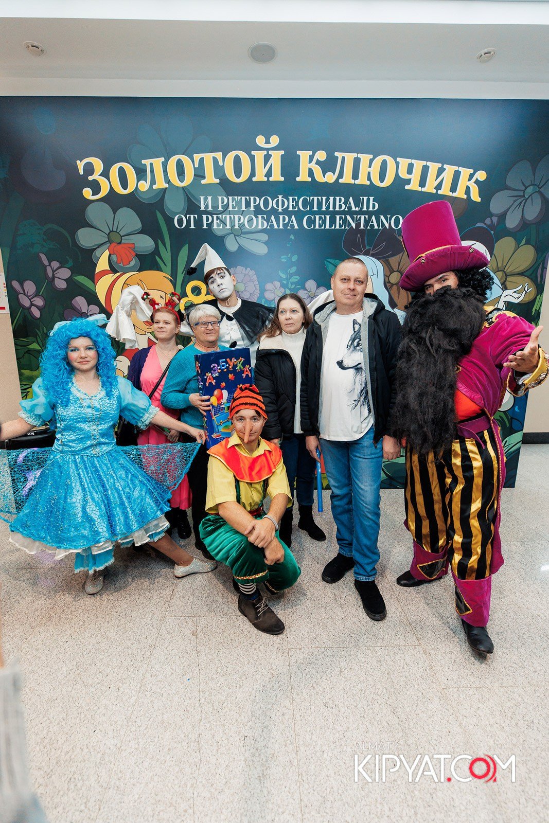 ЗОЛОТОЙ КЛЮЧИК И РЕТРОФЕСТИВАЛЬ ОТ РЕСТОБАРА CELENTANO. КИПЯТКОМ АЛМАТЫ!