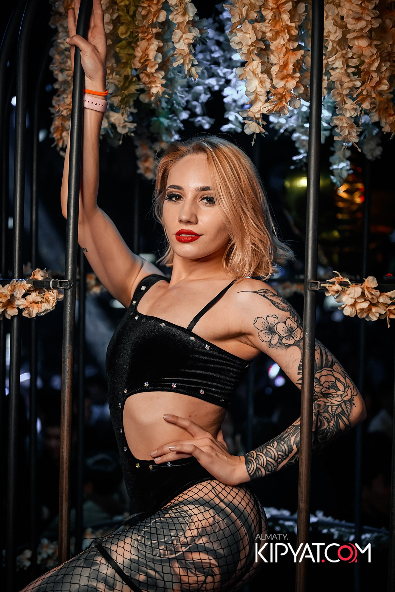 UYAT EMES BAR. КИПЯТКОМ АЛМАТЫ!