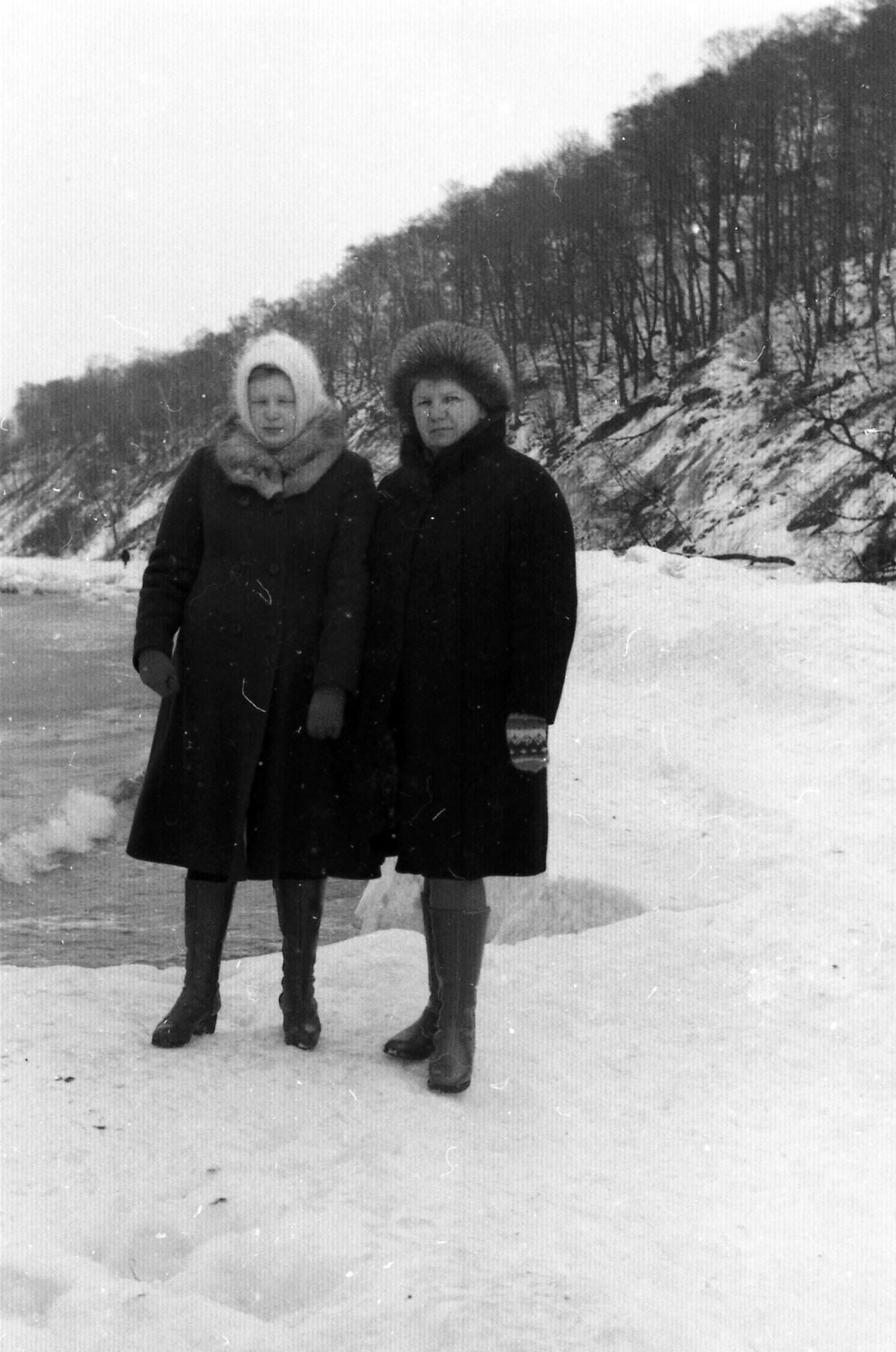 11 — Пинг-понг и зимнее побережье. Михаил Барановский