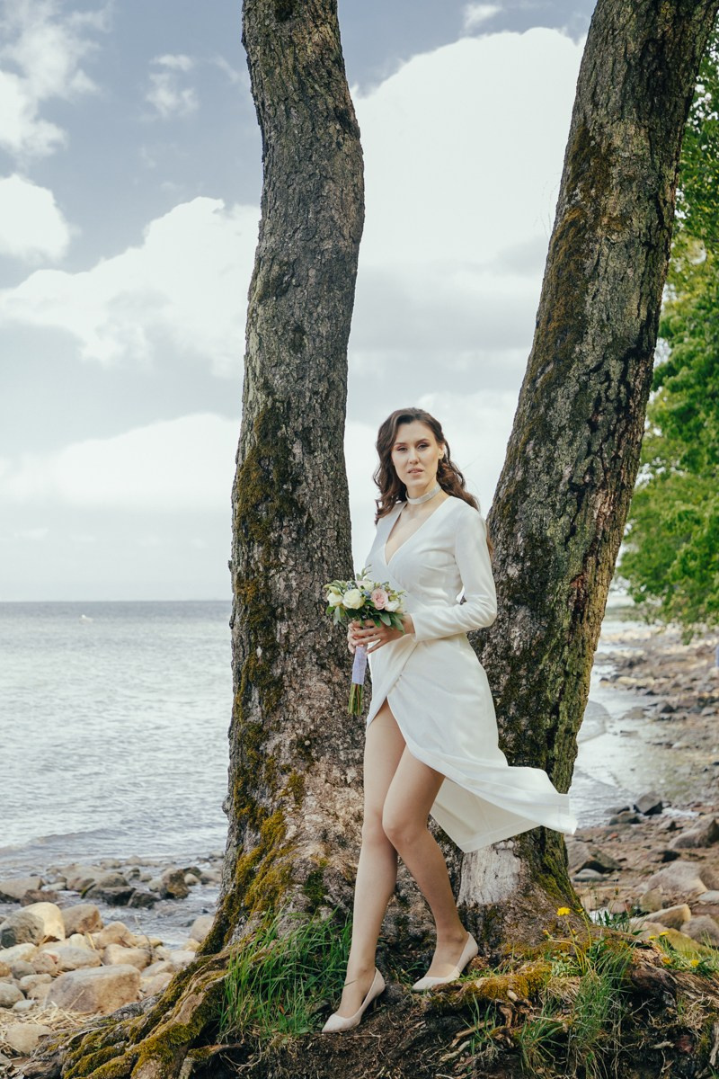 свадебное платье в спб, найти свадебный салон, букет для невесты, хороший ведущий на свадьбу, костюм для жениха, платье для невесты,  подшить свадебное платье, ателье свадебное, фотограф на свадьбу, выпуск, праздник, венчание