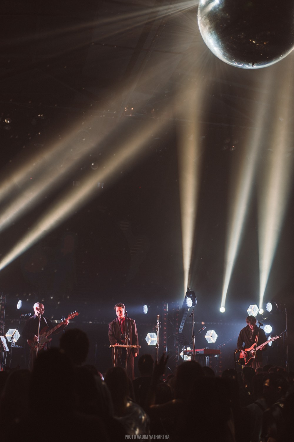 Tvoe Daleko concert. Vadim Yathartha — Photographer in Moscow. Commercial photography and video: cars, motorcycles, portraits, architecture