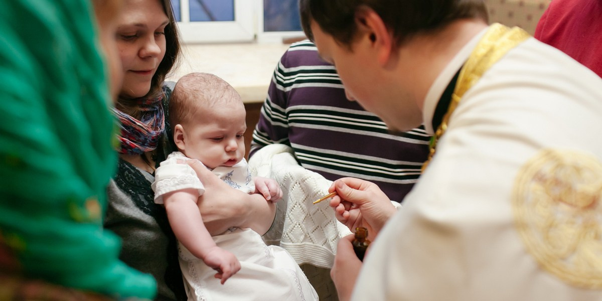 Крещение Казанская церковь Воскресенского Новодевичьего монастыря. Фотограф на крещение в Санкт Петербурге