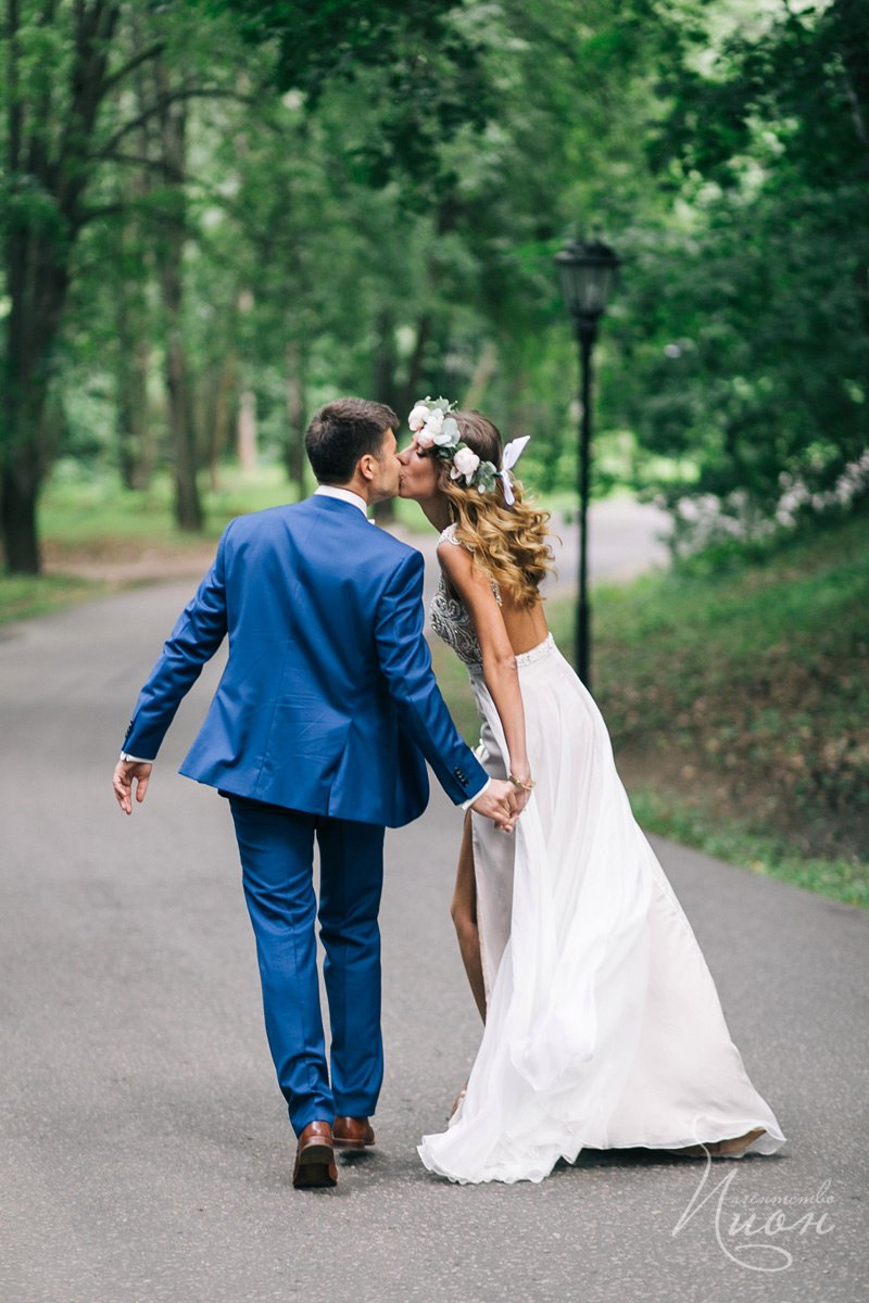 Организация свадьбы в Москве. Свадебное агентство ПИОН. Подобрать ресторан на свадьбу, ведущий на свадьбу, свадебный декор, свадебные фото. 