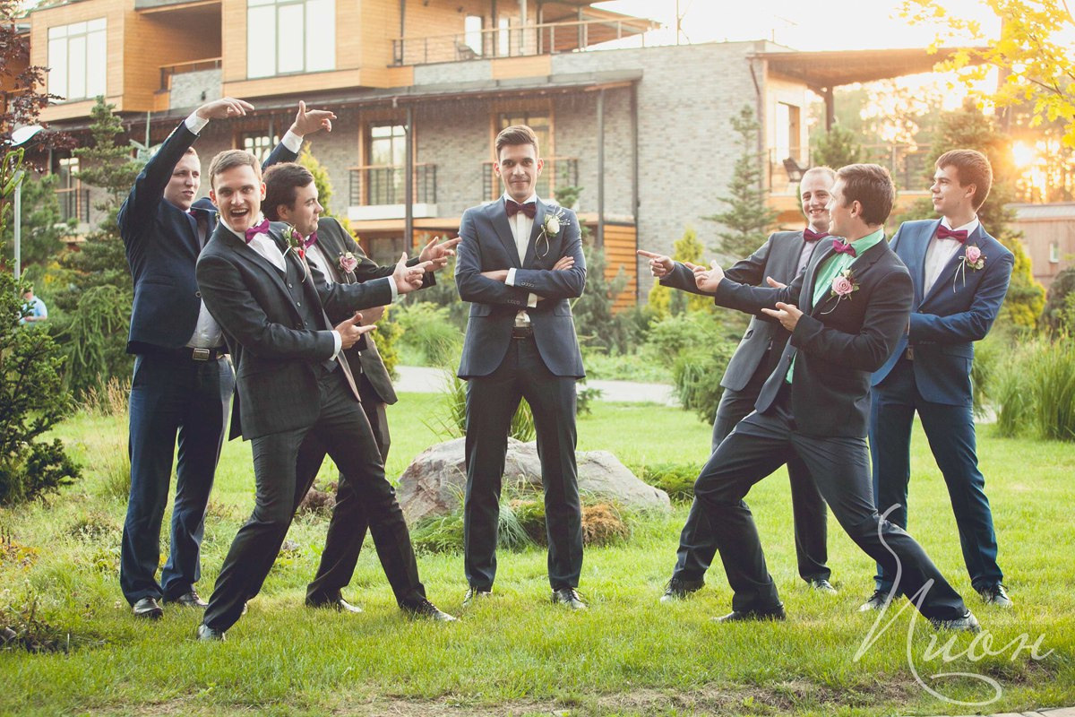 Организация свадьбы в Москве. Свадебное агентство ПИОН. Подобрать ресторан на свадьбу, ведущий на свадьбу, свадебный декор, свадебные фото. Друзья жениха