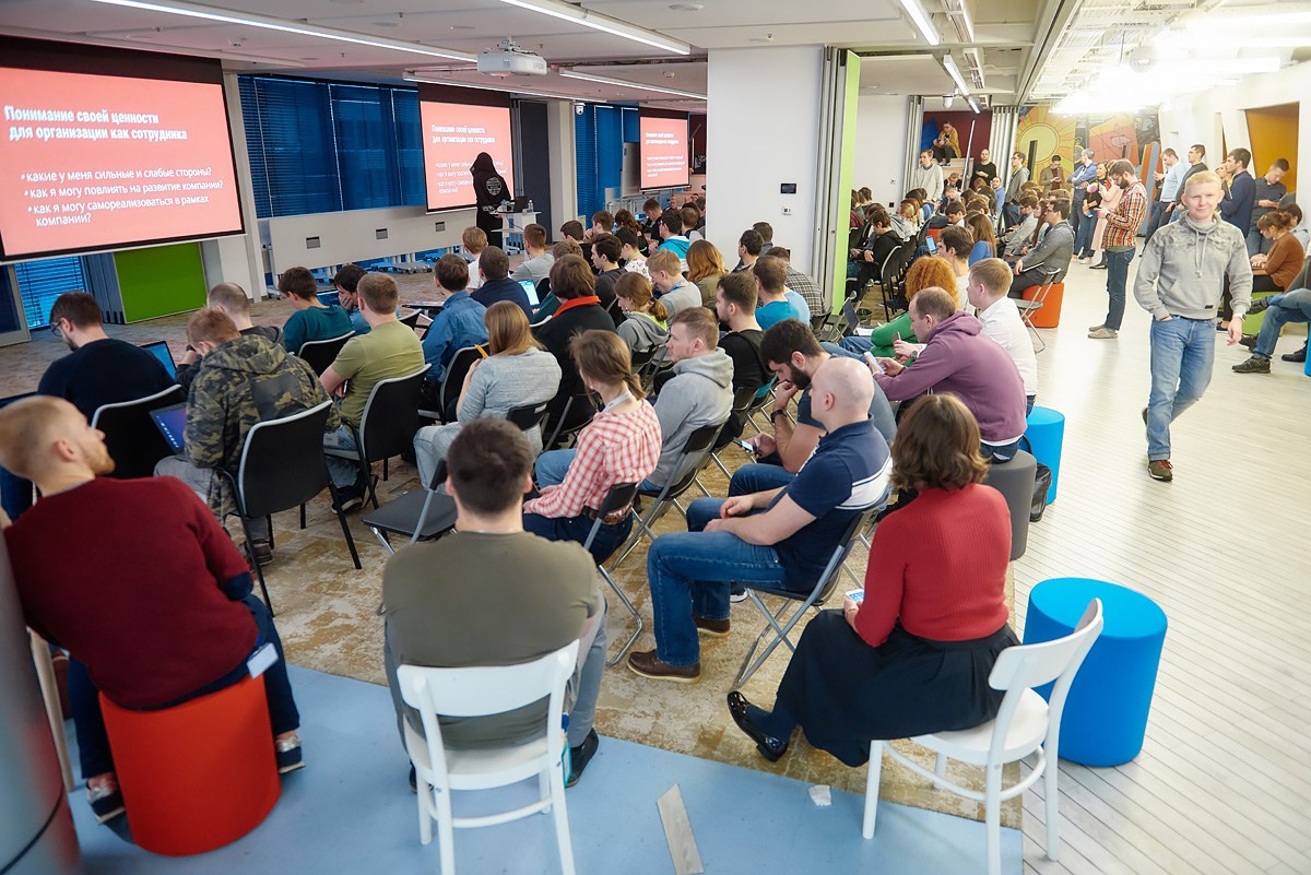 Нейромонах Феофан в Avito. Репортажный фотограф в Москве Вадим Францев