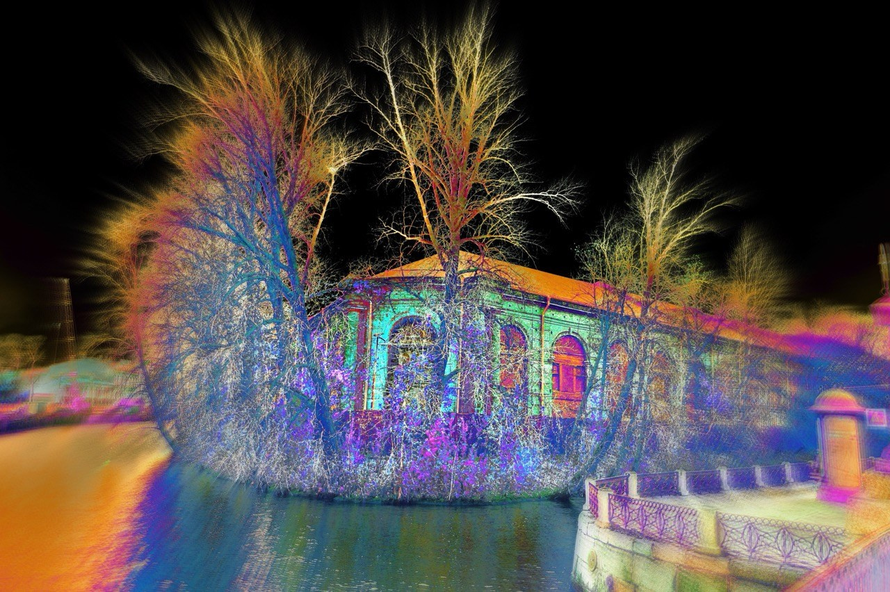 NEON LIGHT. VISUAL ARTIST