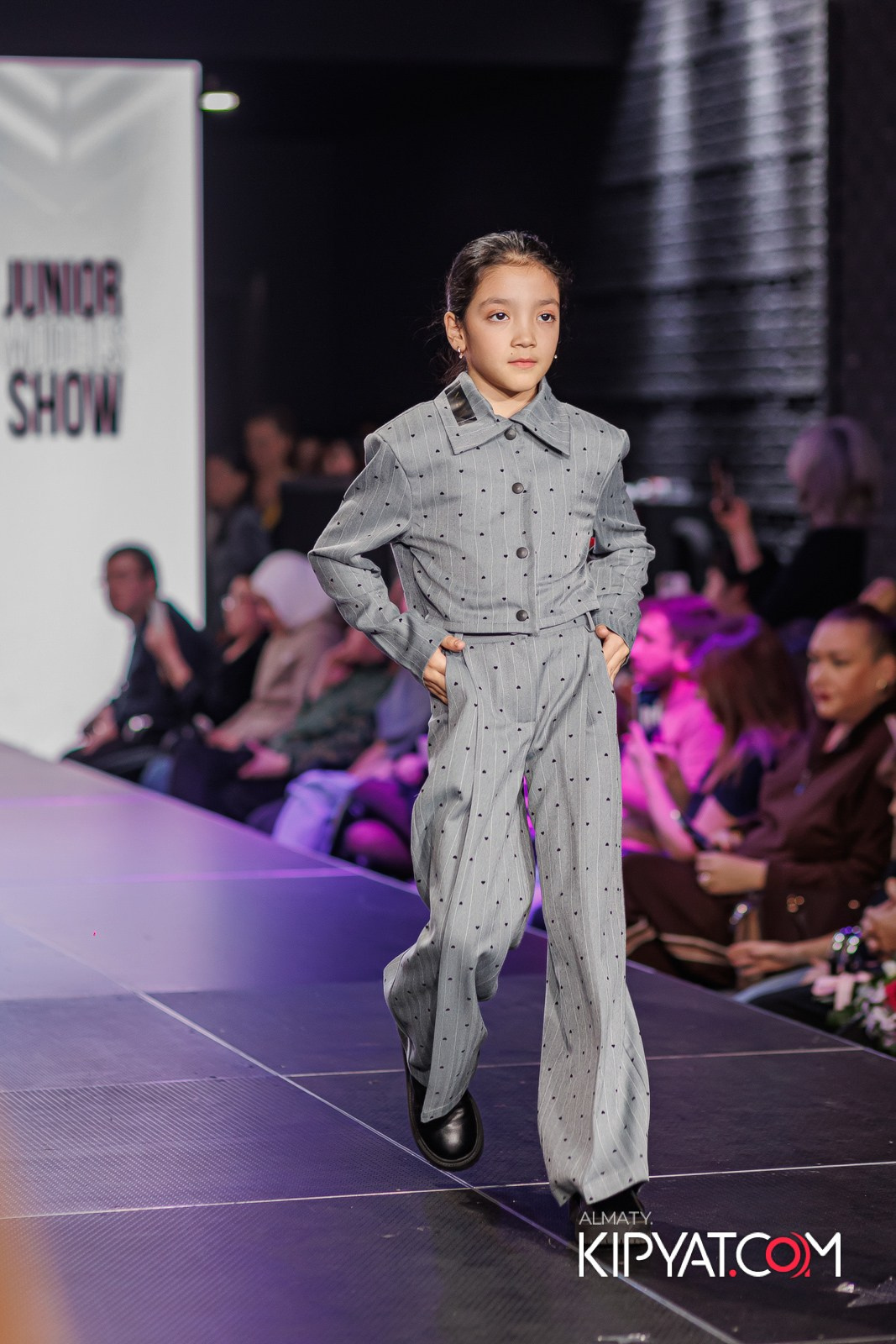JUNIOR MODELS SHOW В РАМКАХ БЛАГОТВОРИТЕЛЬНОГО ПРОЕКТА МОДА ЗА СЧАСТЬЕ ДЕТЕЙ. КИПЯТКОМ АЛМАТЫ!