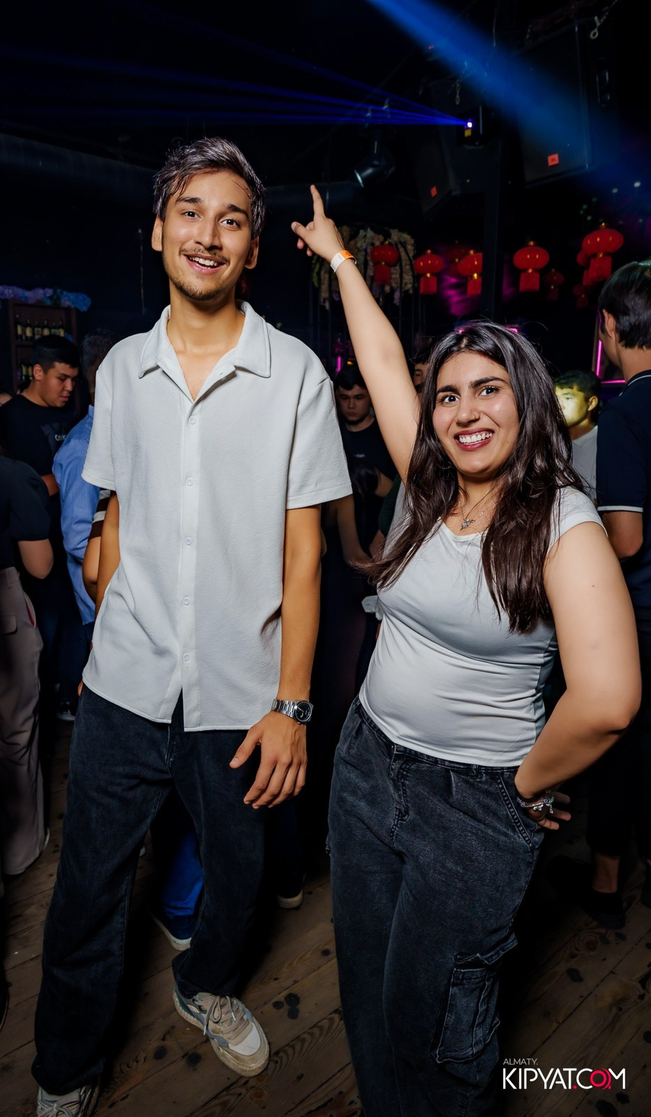 UYAT EMES BAR. КИПЯТКОМ АЛМАТЫ!