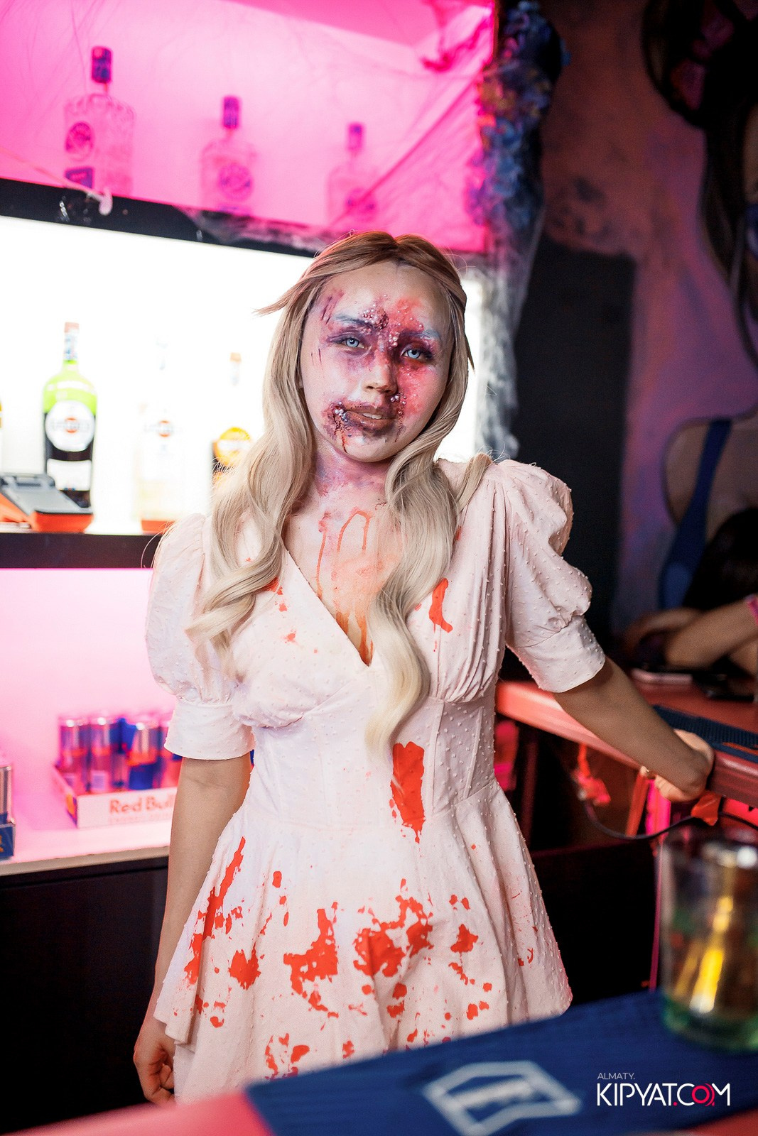 UYAT EMES BAR. КИПЯТКОМ АЛМАТЫ!