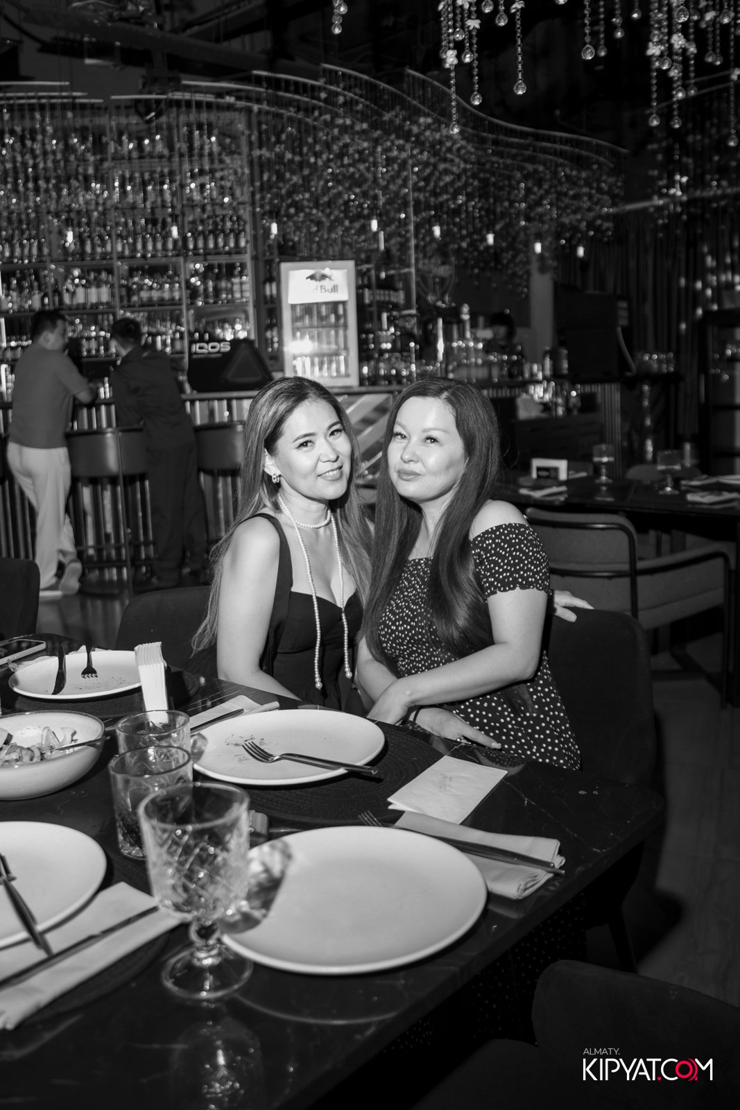 FRIENDS BAR & TERRACE. КИПЯТКОМ АЛМАТЫ! Фотосъемка мероприятий в Алматы