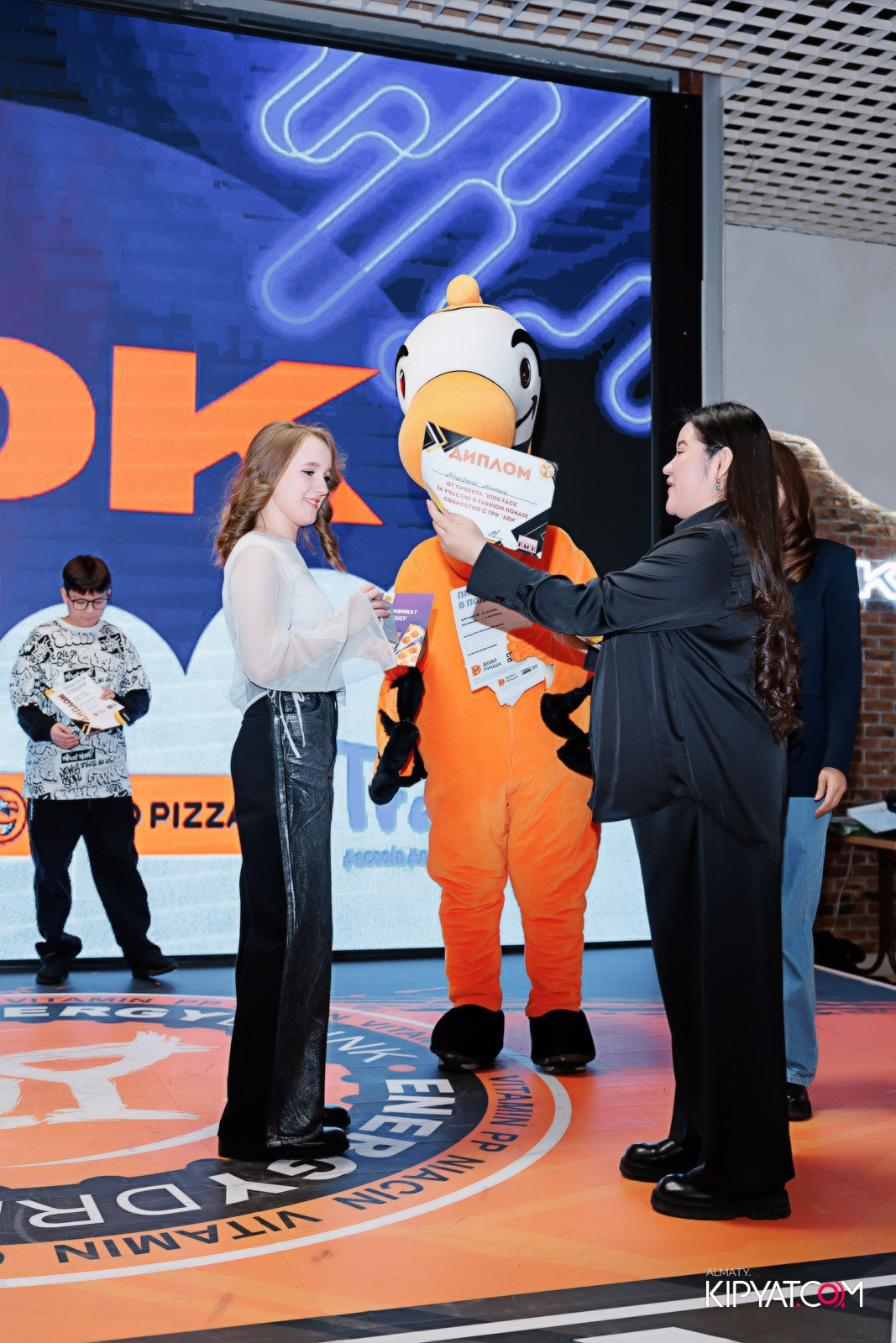 ДЕТСКИЙ МОДНЫЙ ПОКАЗ ОТ МОДЕЛЬНОГО АГЕНТСТВА «KIDSFACE». КИПЯТКОМ АЛМАТЫ!