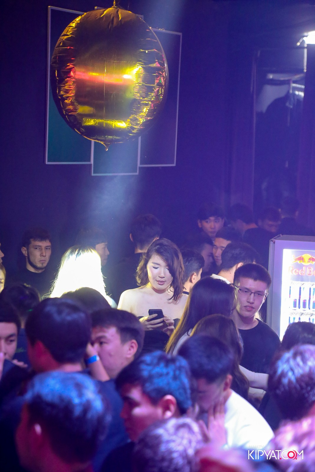 UYAT EMES BAR. КИПЯТКОМ АЛМАТЫ!