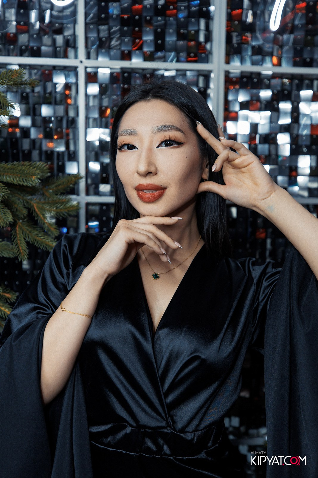 FRIENDS BAR & TERRACE. КИПЯТКОМ АЛМАТЫ!