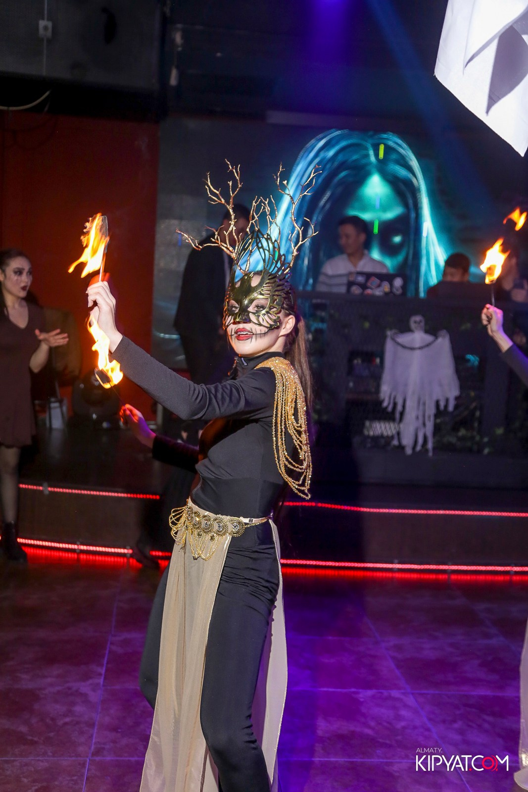 ARAGOSTA ДИСКО-БАР. КИПЯТКОМ АЛМАТЫ!