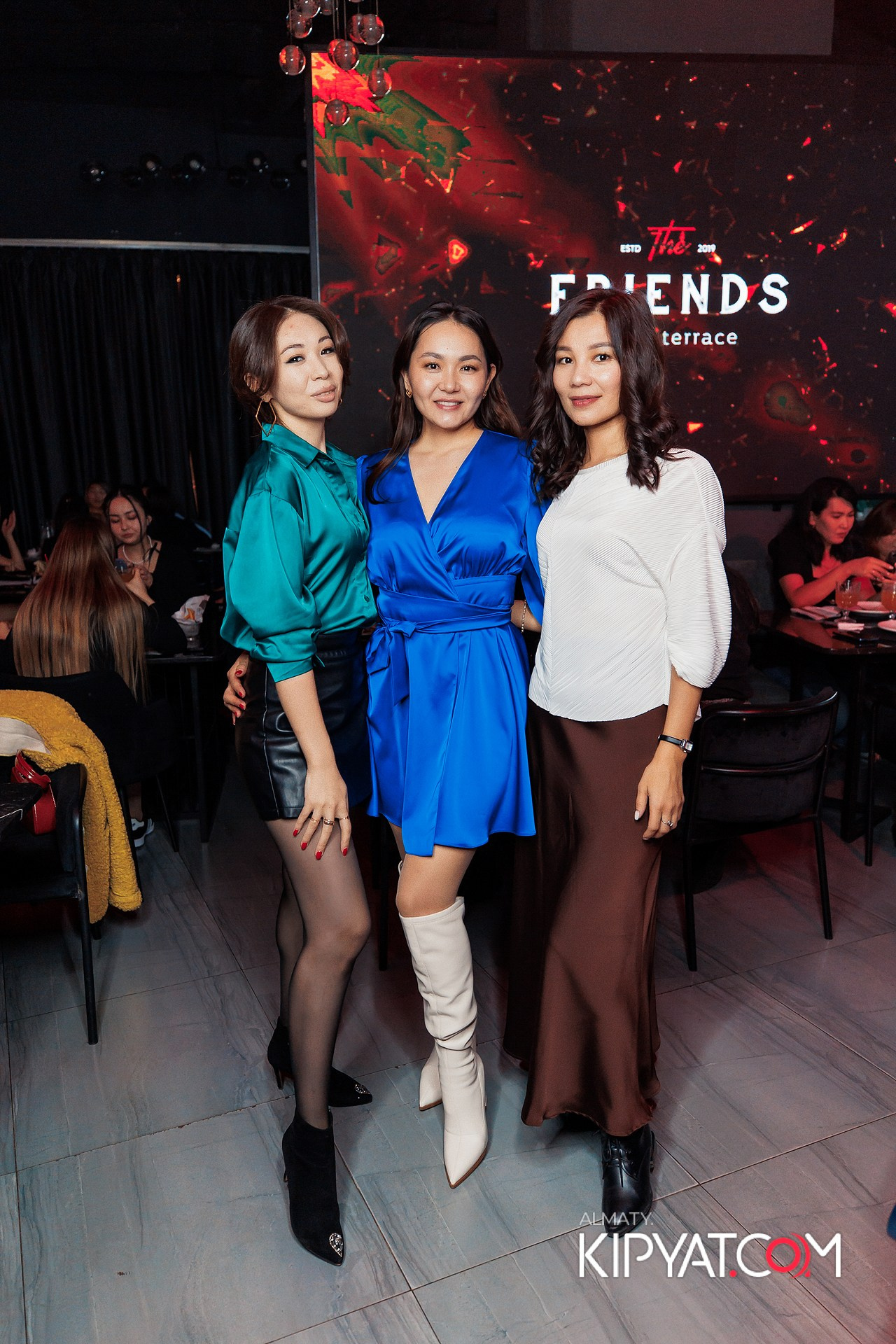 FRIENDS TERRACE & BAR. КИПЯТКОМ АЛМАТЫ!