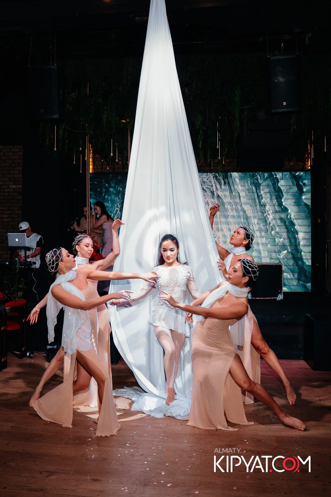 ZIYAFET MEAT HOUSE. КИПЯТКОМ АЛМАТЫ!