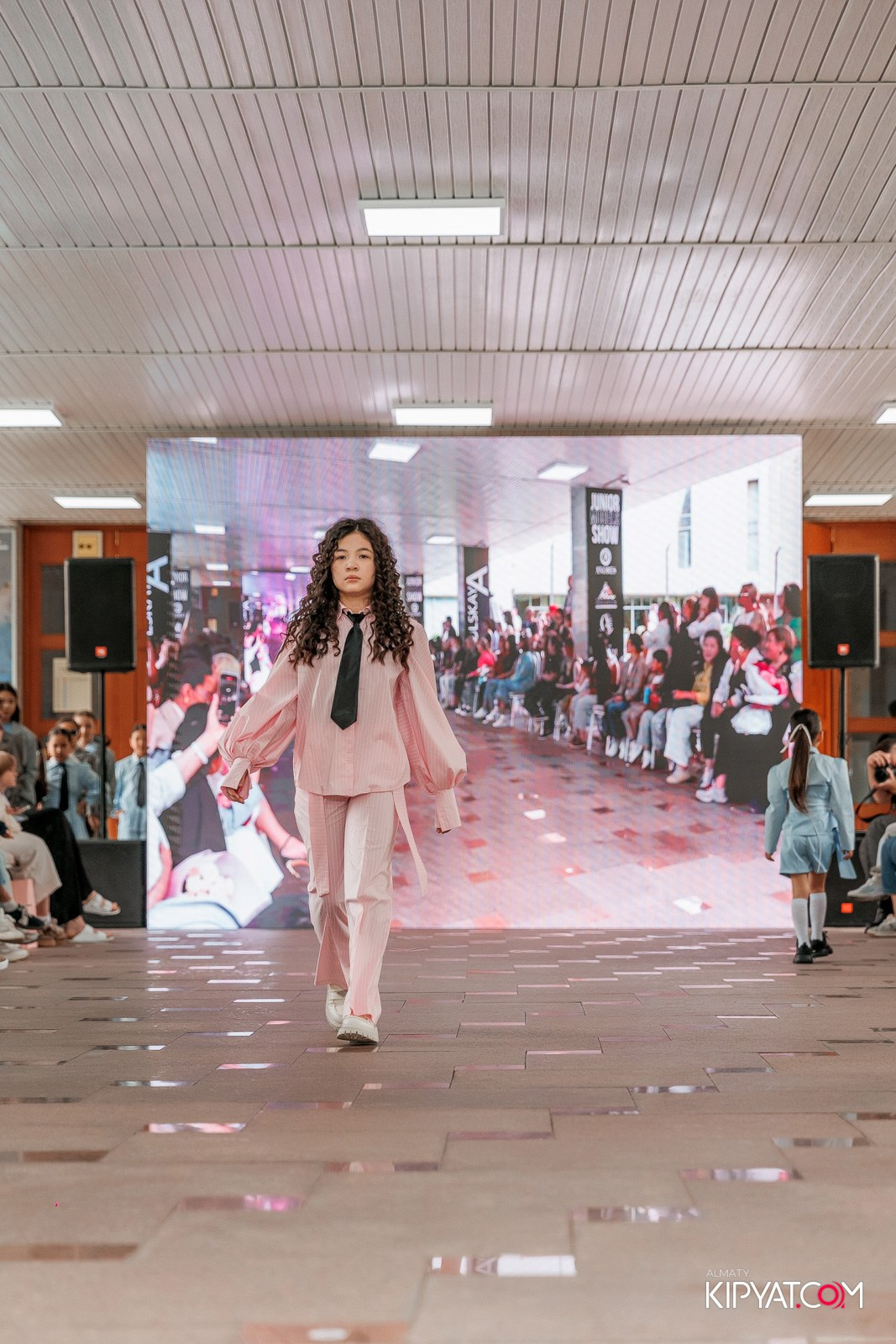 JUNIOR FASHION SHOW. КИПЯТКОМ АЛМАТЫ!