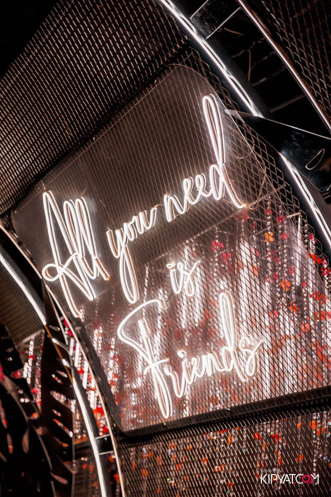 FRIENDS BAR & TERRACE. КИПЯТКОМ АЛМАТЫ!