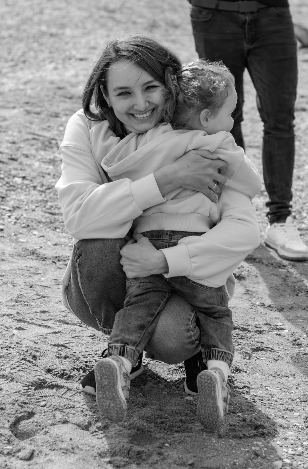 Семейная фотосессия осенью на берегу моря в Геленджике — фотограф Жанна Шестопалова