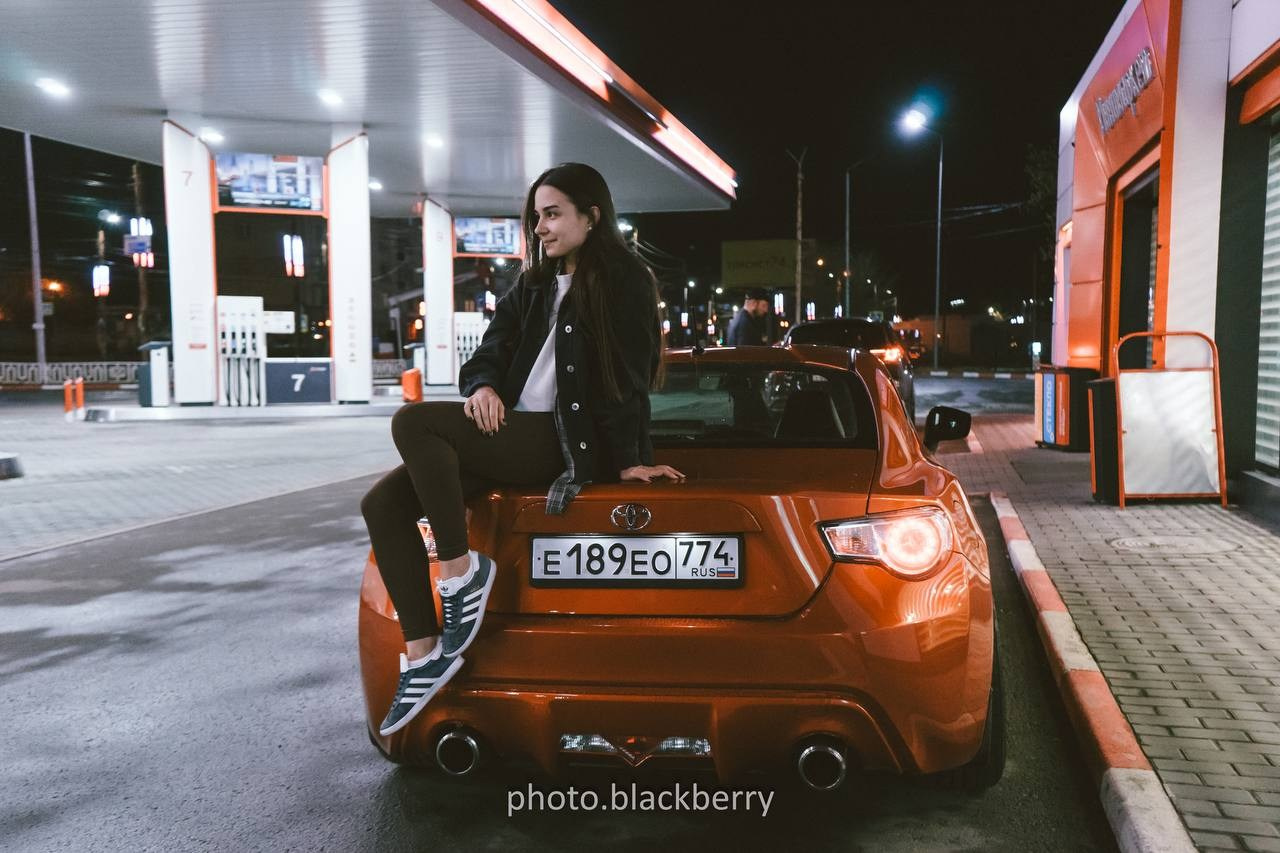 Auto & Lifestyle. Люблю снимать не только эмоции людей, но и автомобили.Живу в Челябинске, ну и конечно как же без путешествий по городам