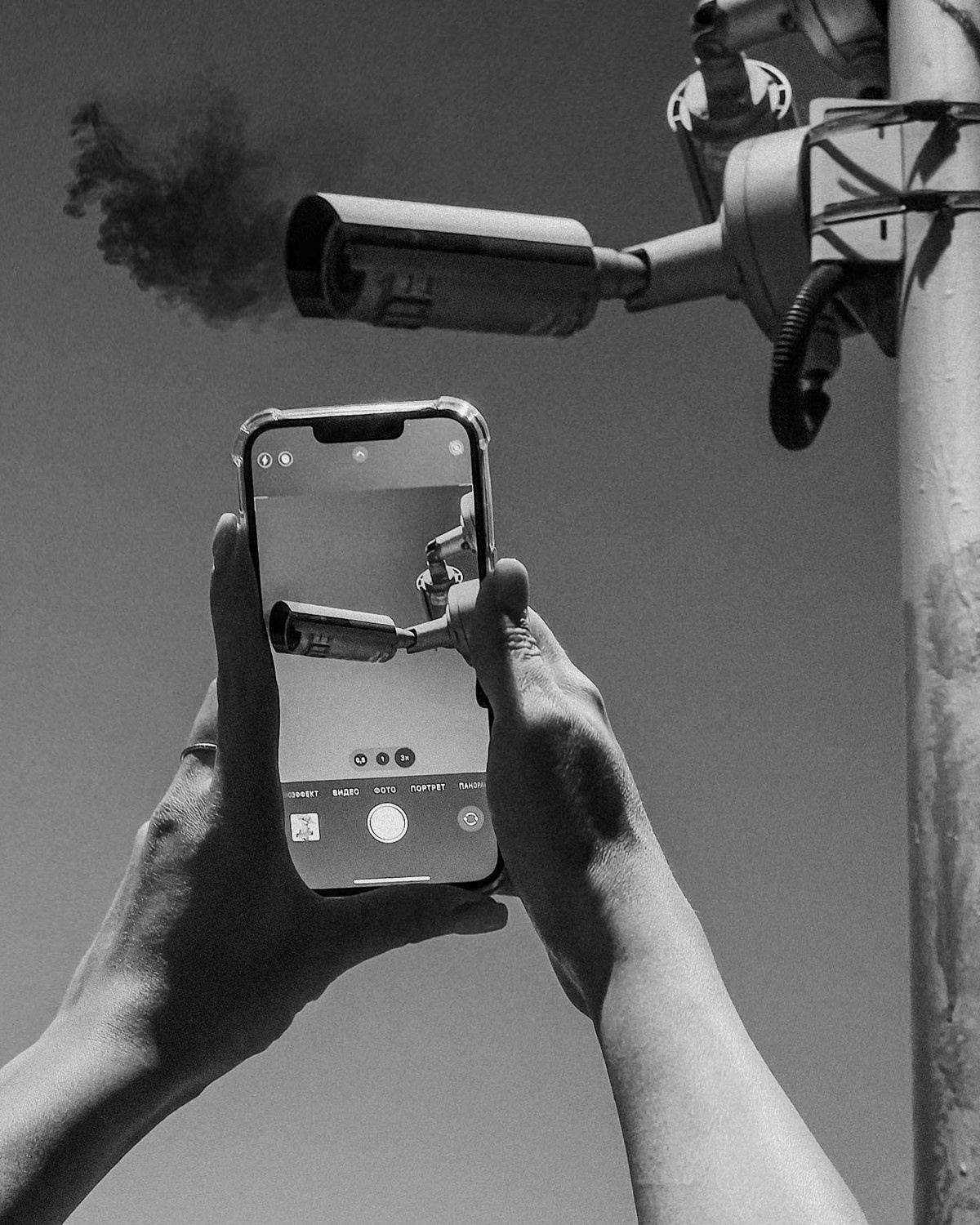 Современная концептуальная фотография о теле, уязвимости и идентичности. Визуальная практика на стиле честности, пост-иронии и искусства.Рекламная фотография, Концептуальная фотография, Современный художник, Психология, Коммерческий фотограф, Репортажный фотограф, Стрит фотография, Арт, Сюрреализм, Мобильная фотография, Снято на айфон, Дима Бурза