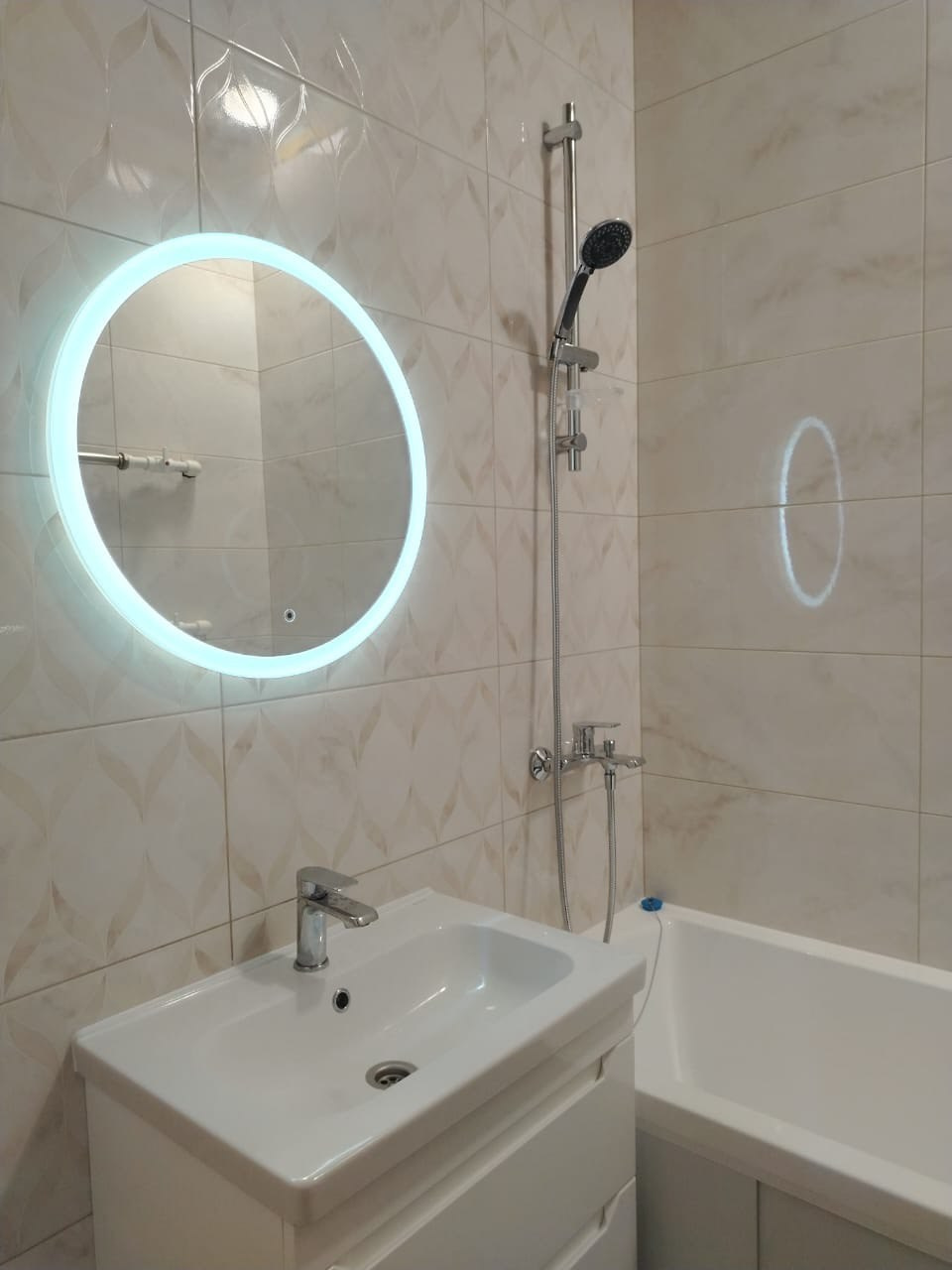 Ванная комната (ул. Тэцевская д. 4а). Ремонт санузла, туалета, ванной под ключ в Казани. Укладка плитки