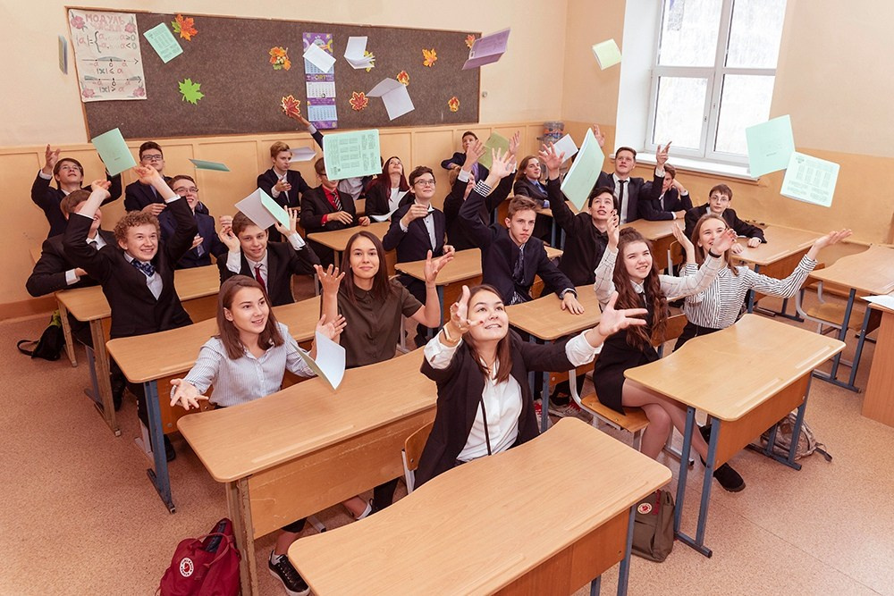 В школе. Выпускные альбомы СПБ. Фотограф в Садик и Школу