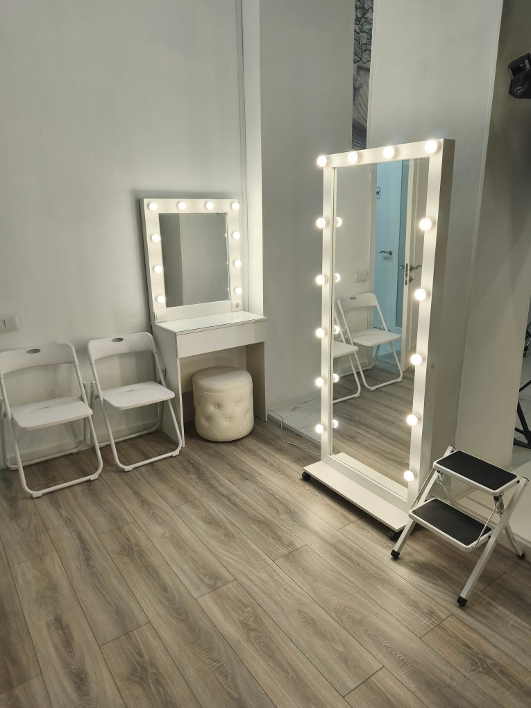 Зона для потетителей. ПРИЗМА — фотостудия с оборудованием для фотосъемок в Екатеринбурге