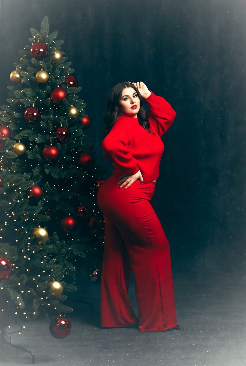 Плюс сайз в красном