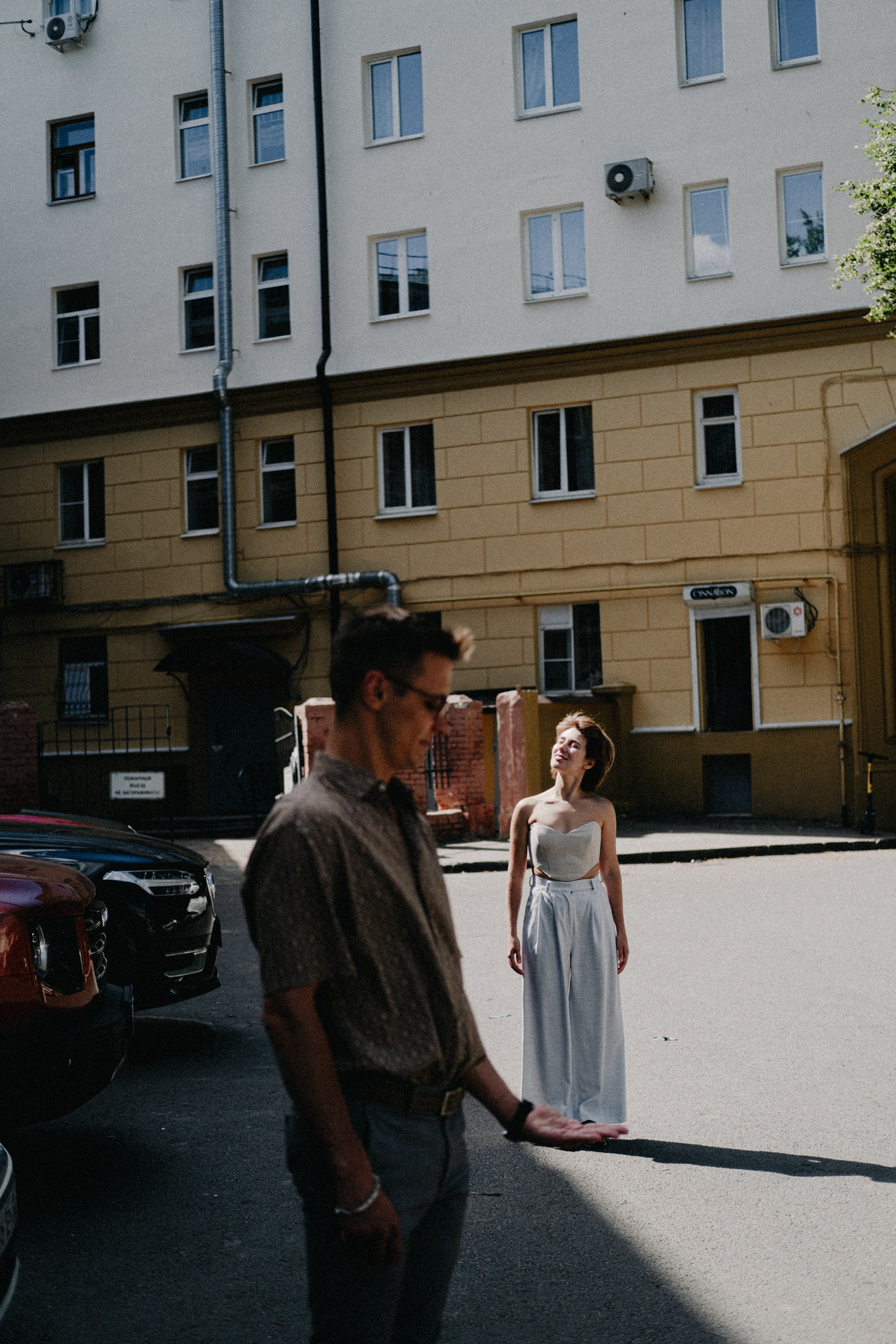 Толя и Лена живут на Покровке и любят. Про любовь