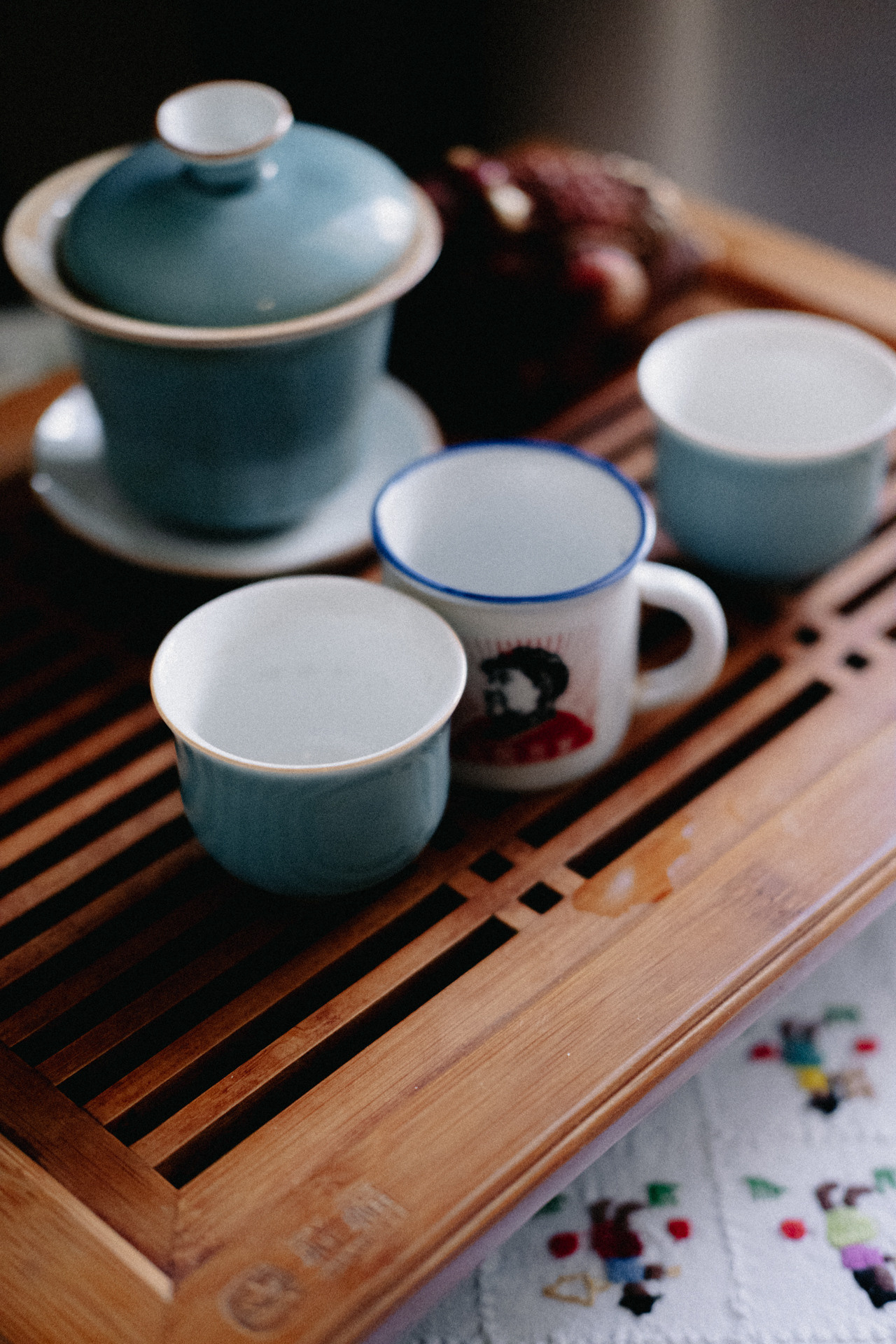 Толя и Лена живут на Покровке и любят. Про любовь