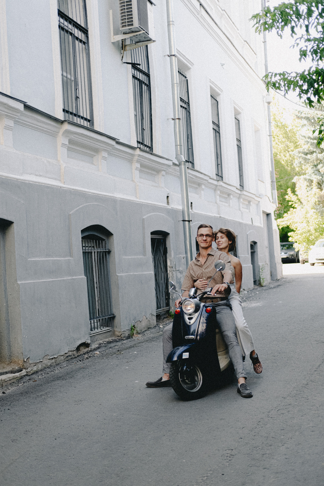 Толя и Лена живут на Покровке и любят. Про любовь